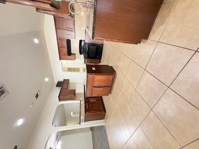 11124 Friendship Dr, Austin, TX 78754