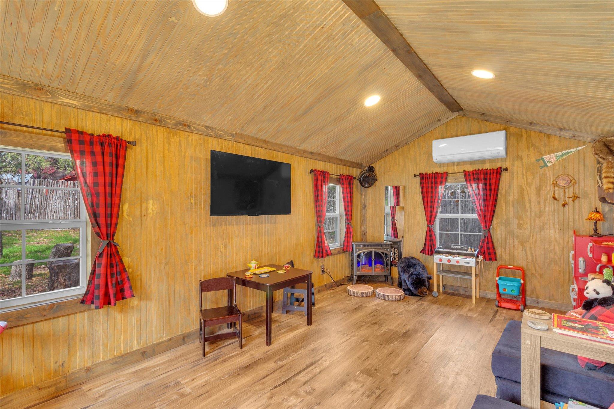 72 Woodacre Dr, Wimberley, TX 78676