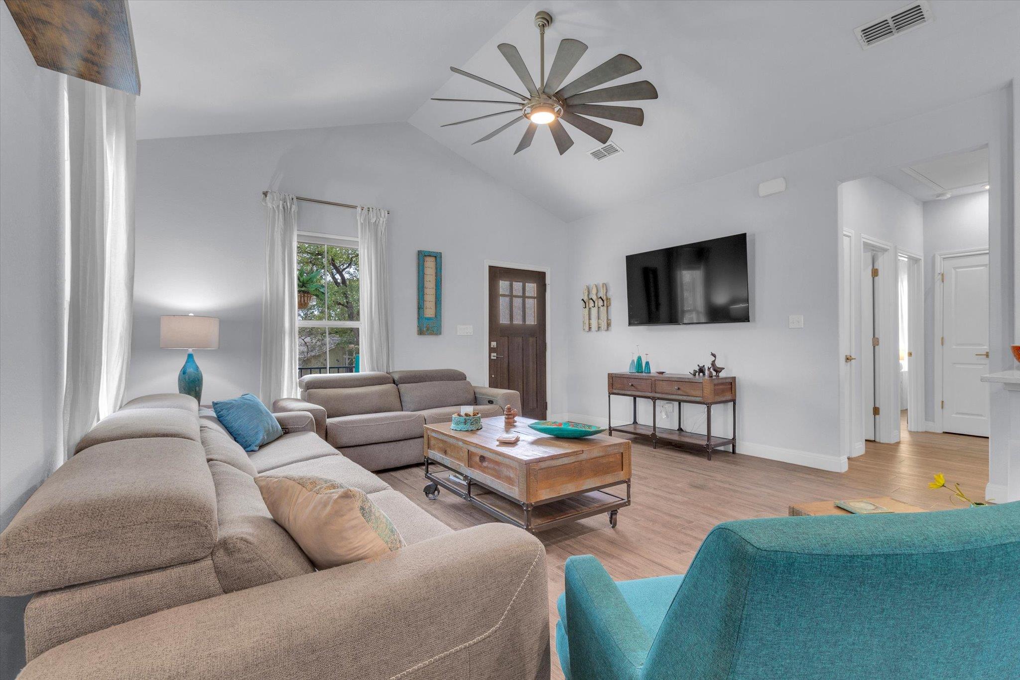 72 Woodacre Dr, Wimberley, TX 78676