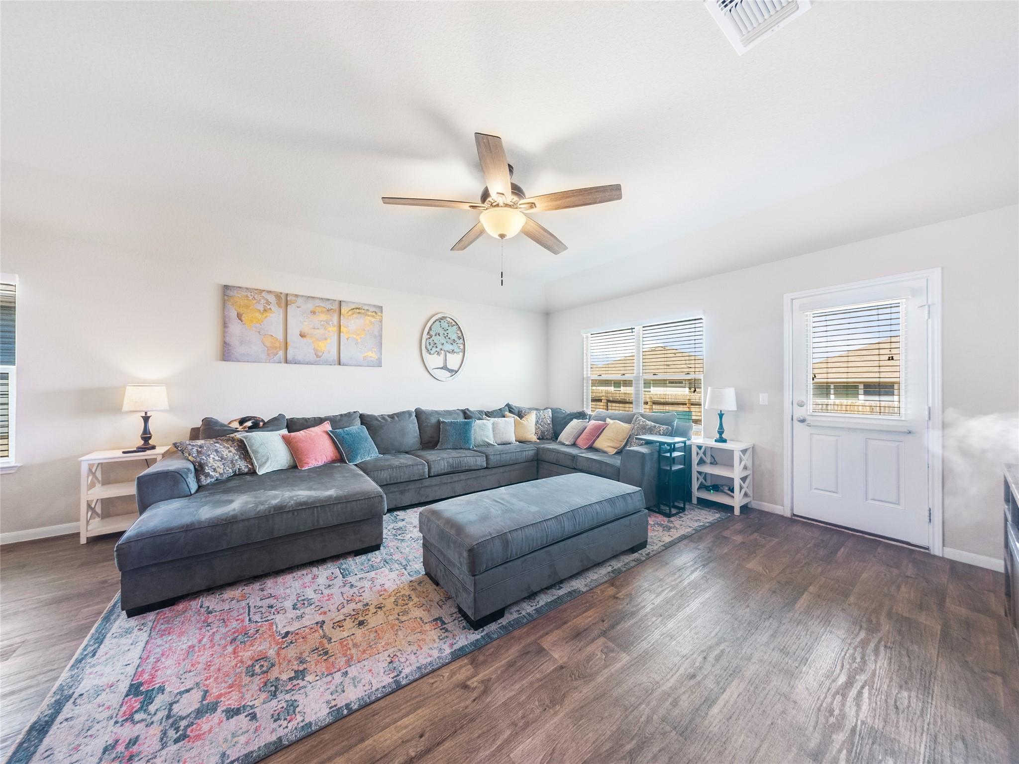 117 Garcitas Creek Ln, Hutto, TX 78634