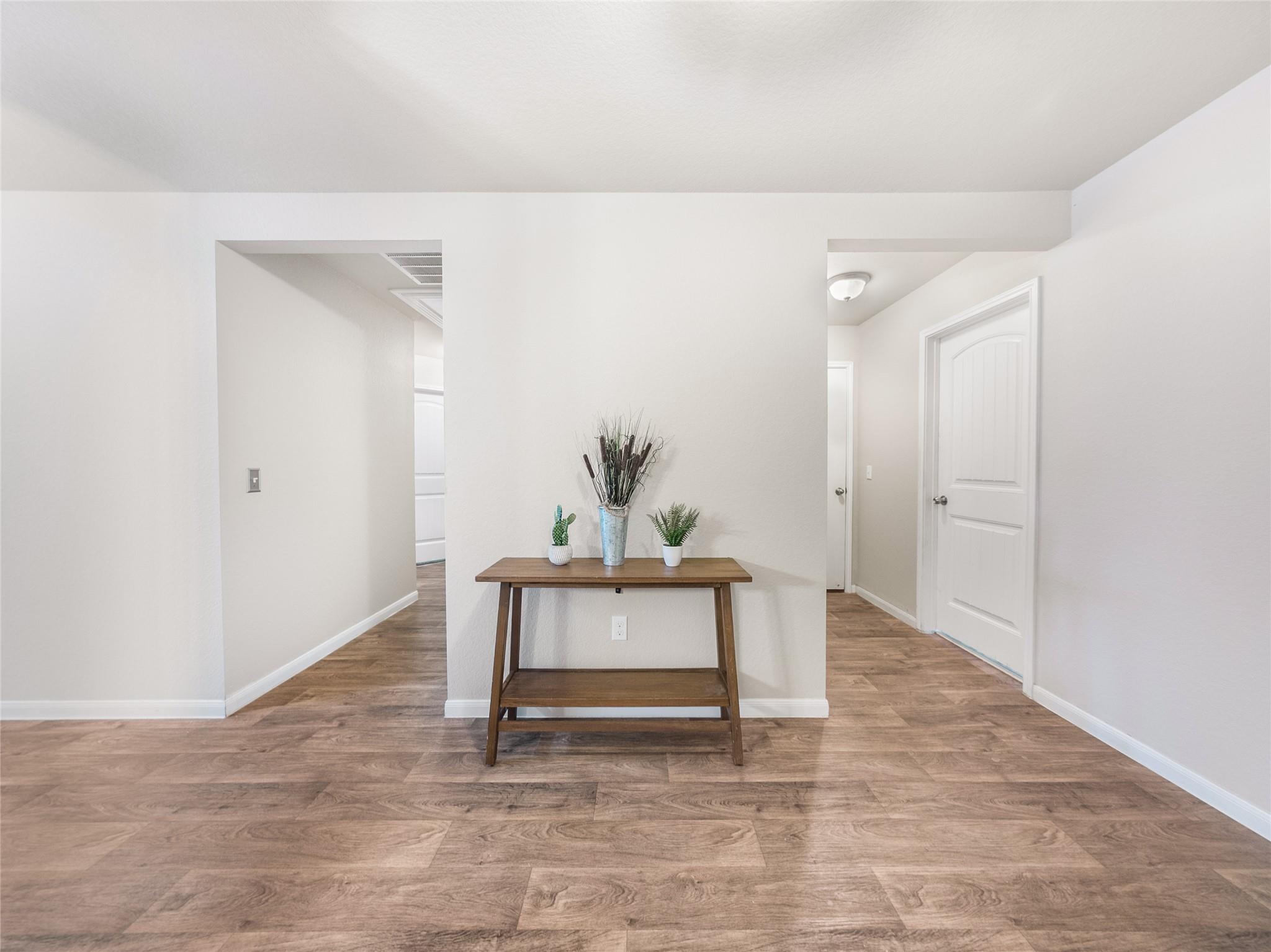 117 Garcitas Creek Ln, Hutto, TX 78634