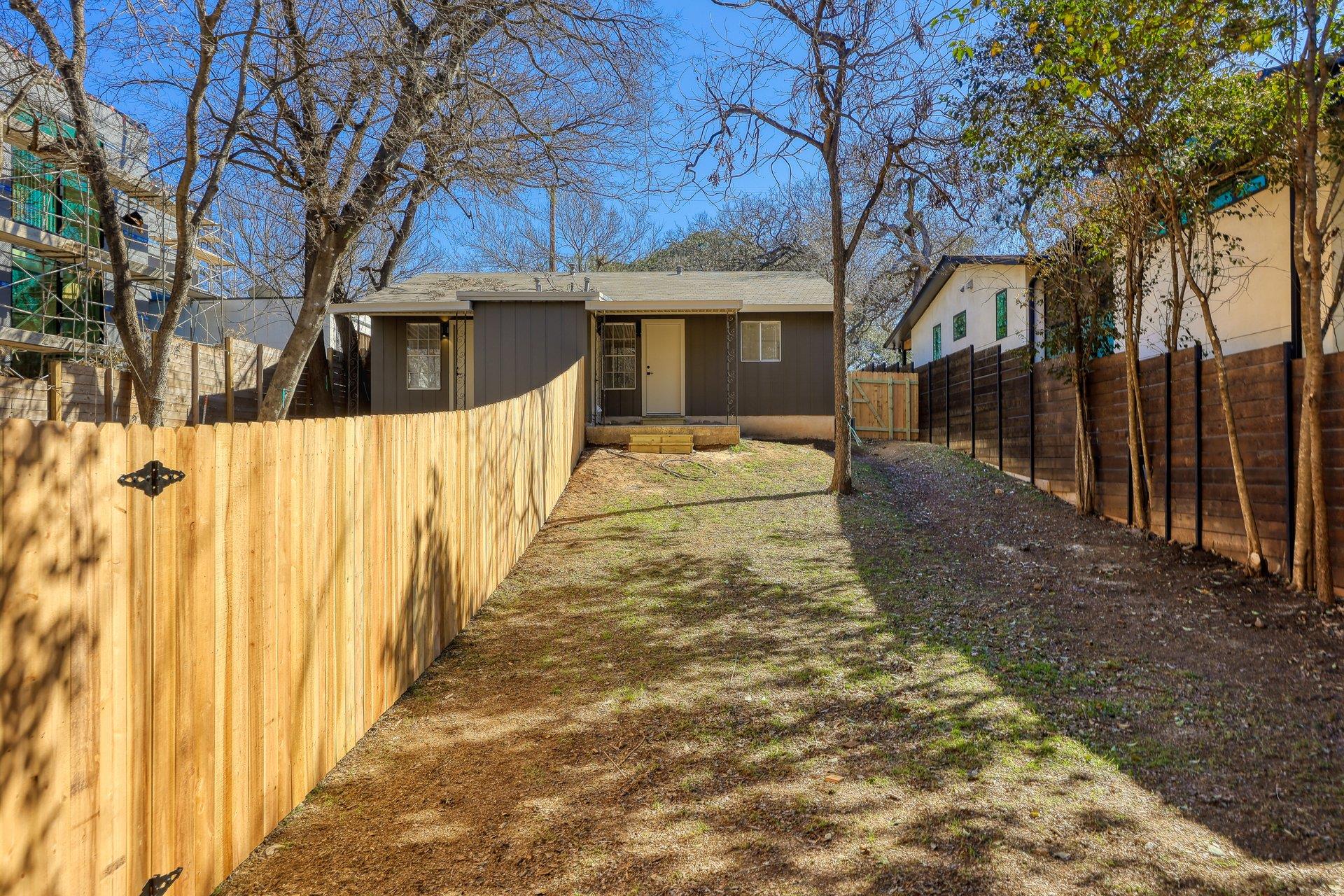 902 Jessie St # B, Austin, TX 78704