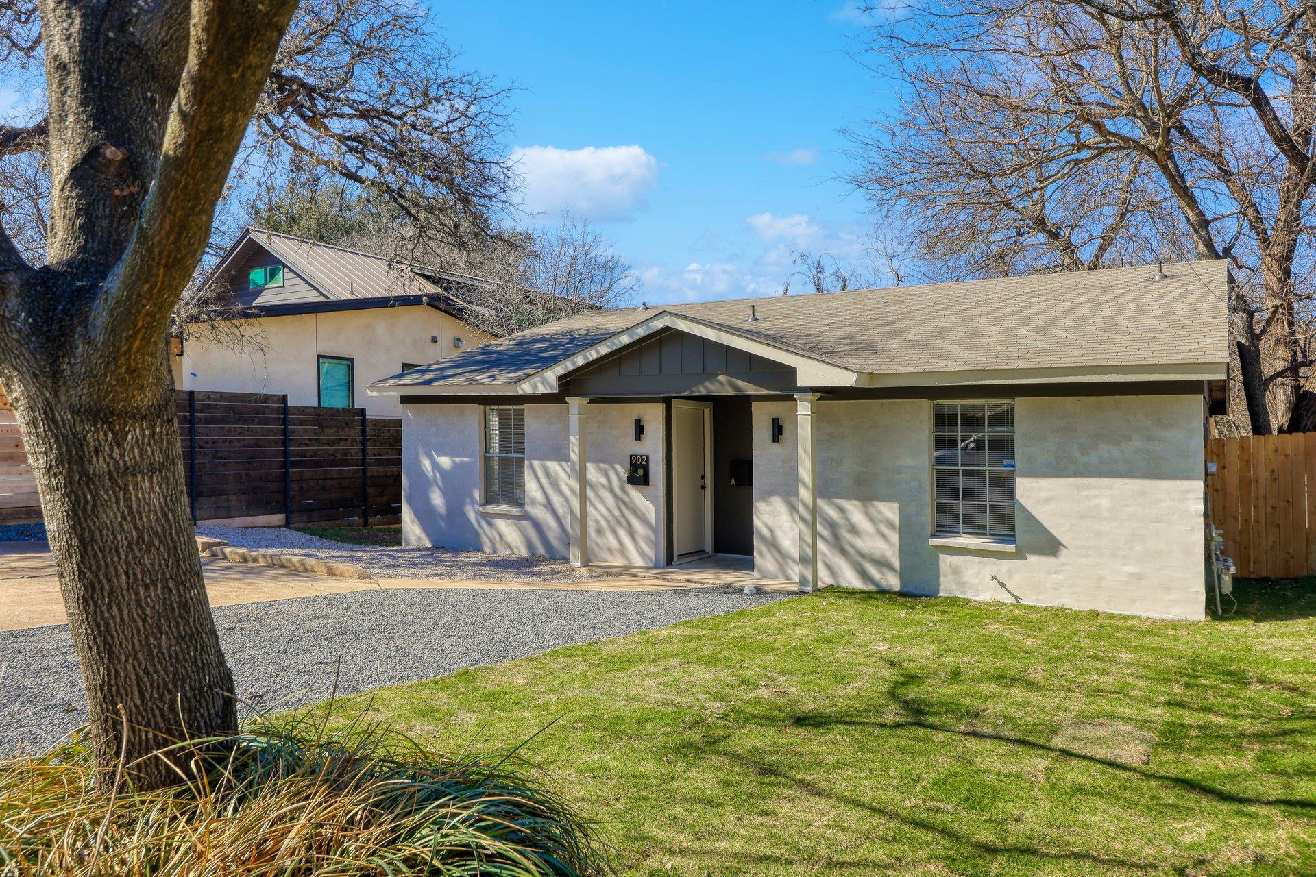 902 Jessie St # B, Austin, TX 78704