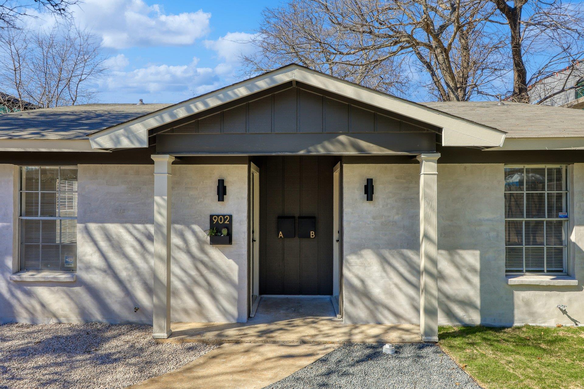 902 Jessie St # B, Austin, TX 78704