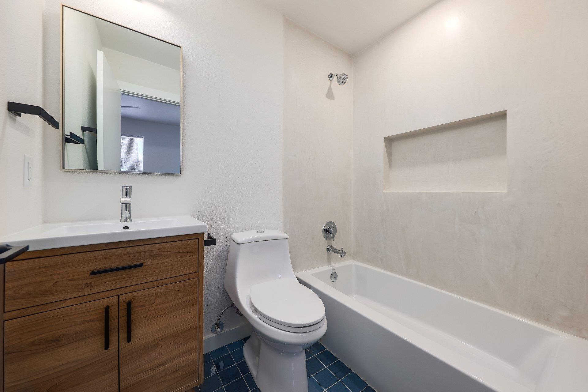 902 Jessie St # B, Austin, TX 78704