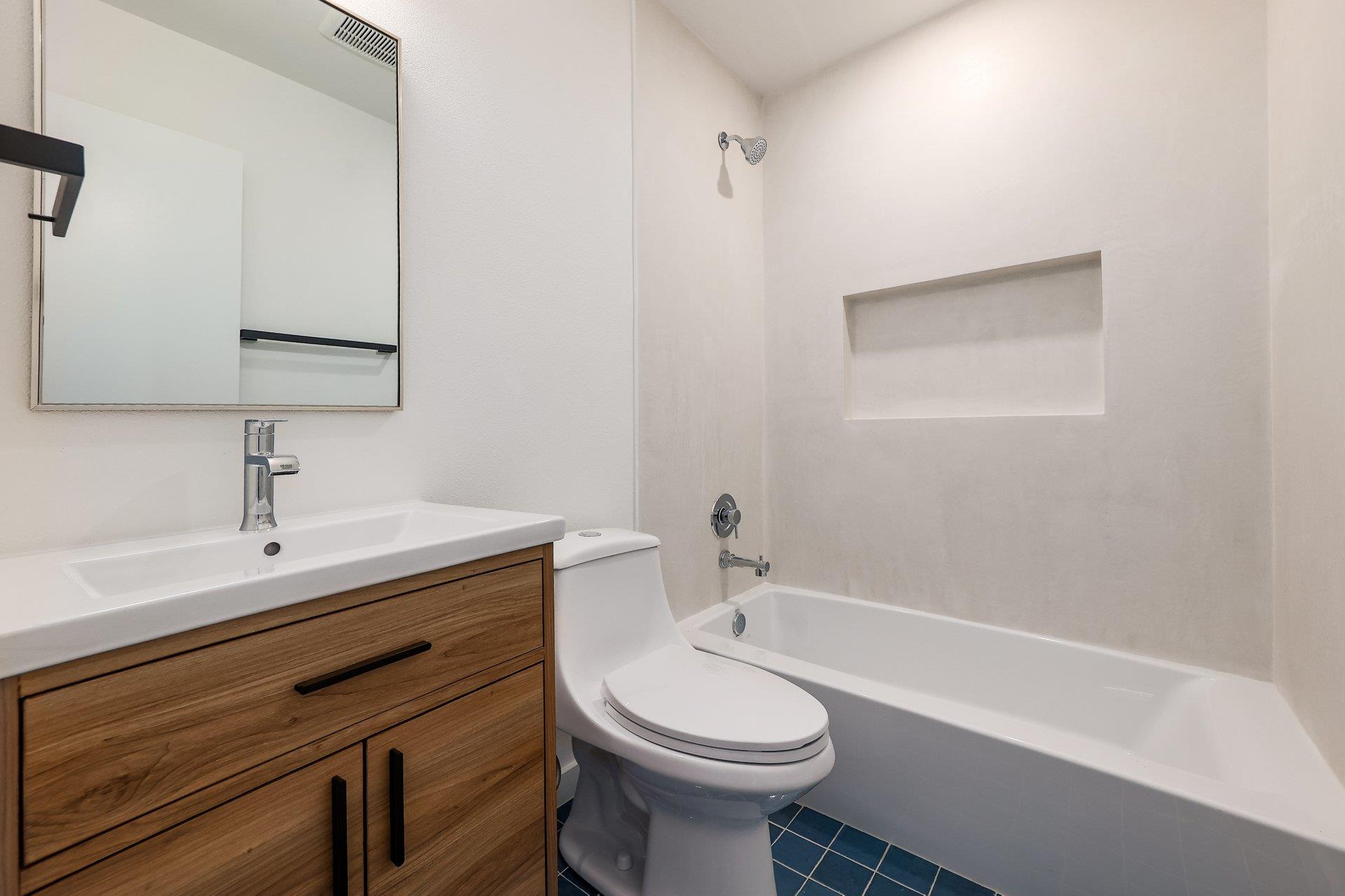 902 Jessie St # B, Austin, TX 78704