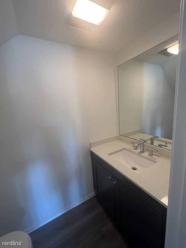 3458 Willowrun Dr # B, Austin, TX 78704