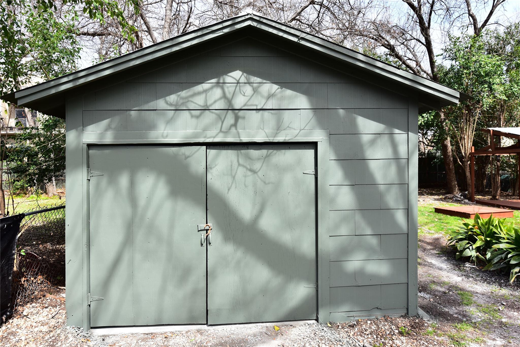 410 Kenniston Dr, Austin, TX 78752