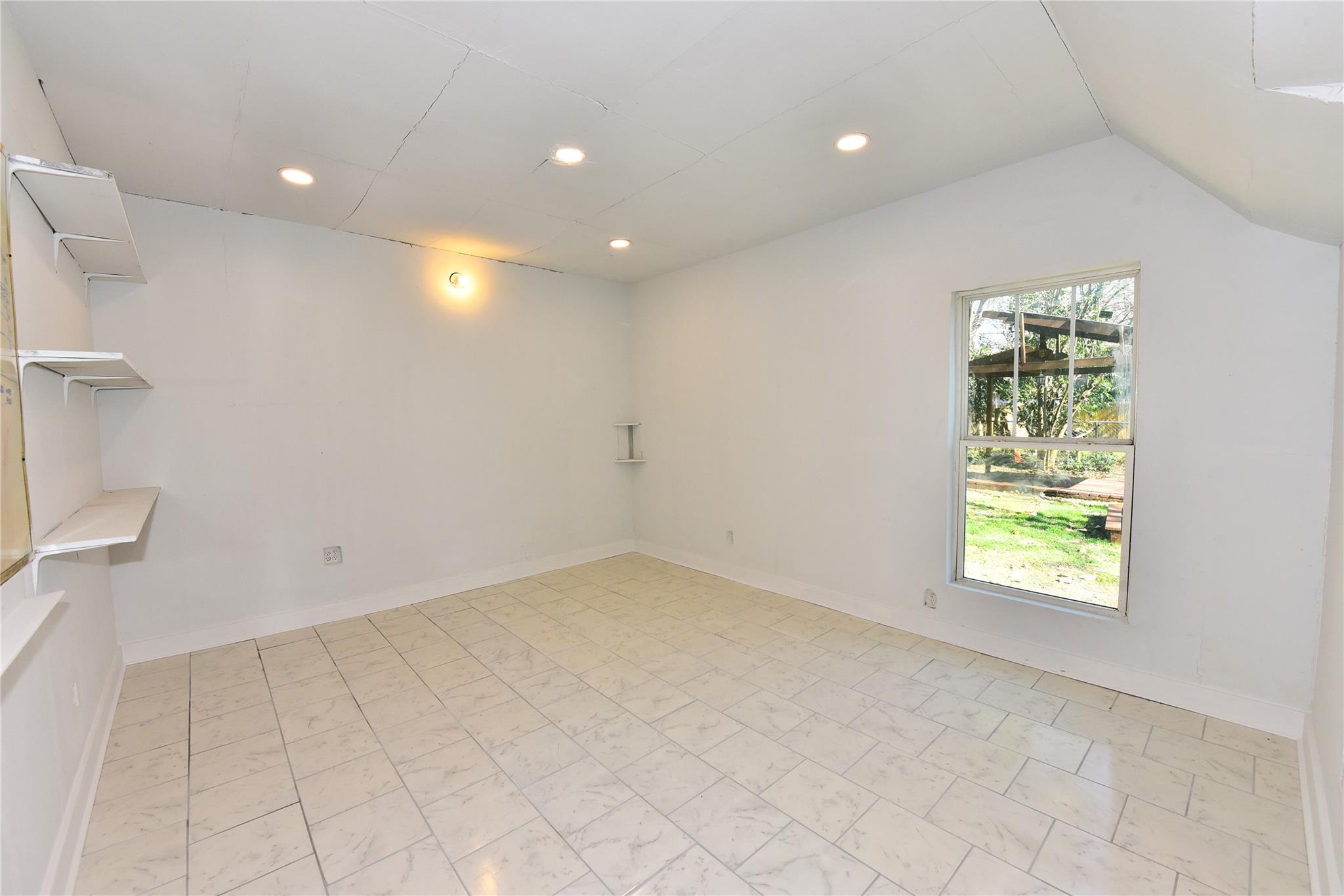 410 Kenniston Dr, Austin, TX 78752