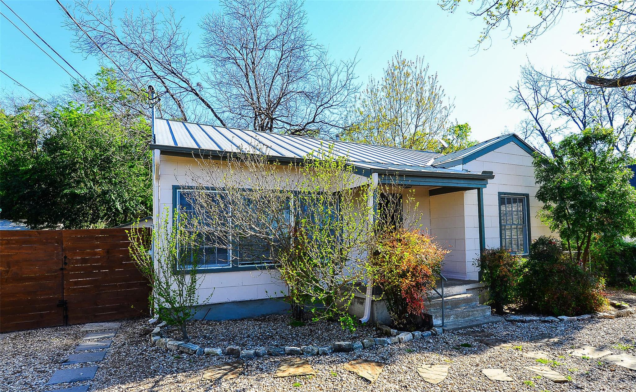 410 Kenniston Dr, Austin, TX 78752