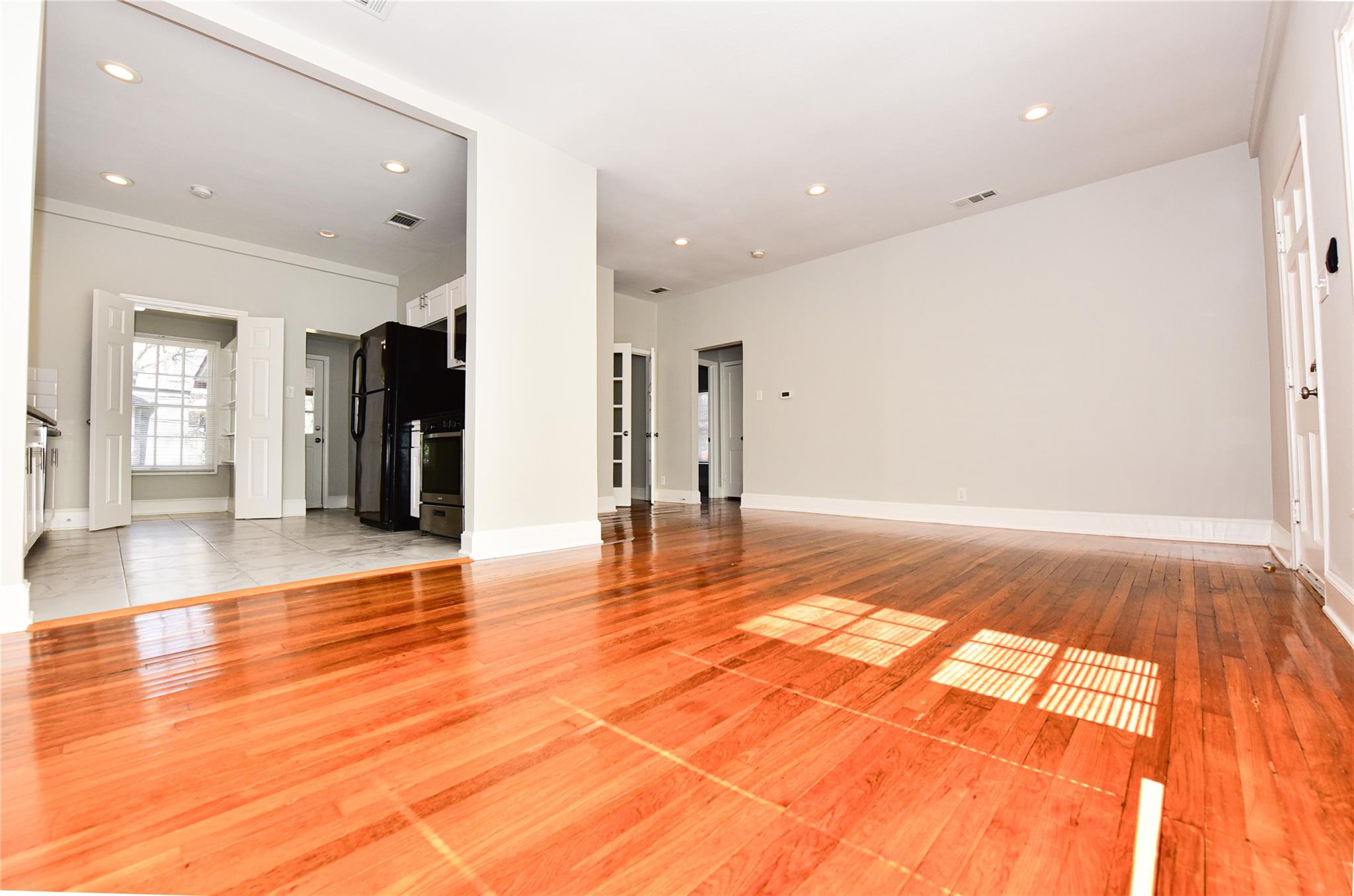 410 Kenniston Dr, Austin, TX 78752