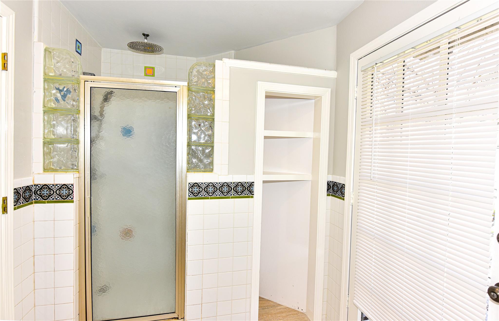 410 Kenniston Dr, Austin, TX 78752