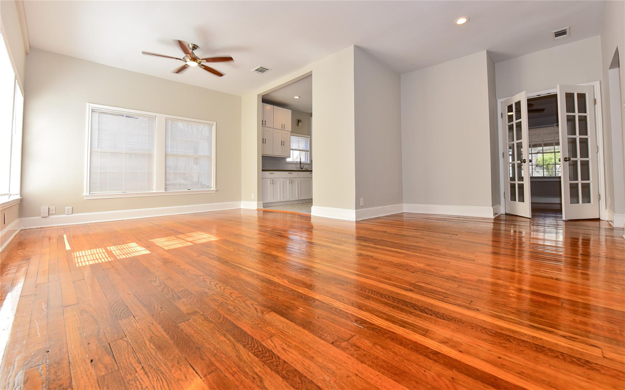 410 Kenniston Dr, Austin, TX 78752