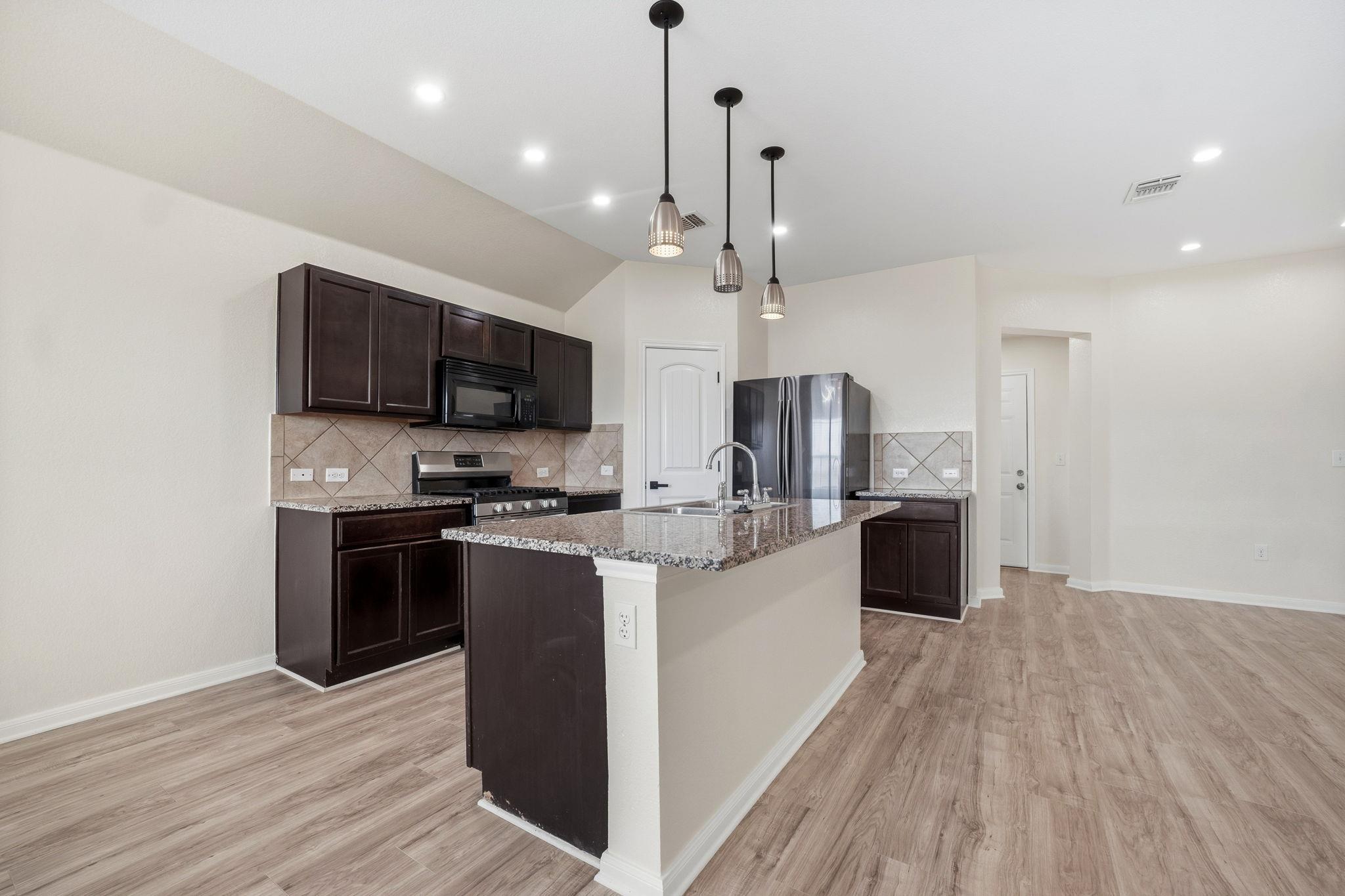 197 Voss, Kyle, TX 78640