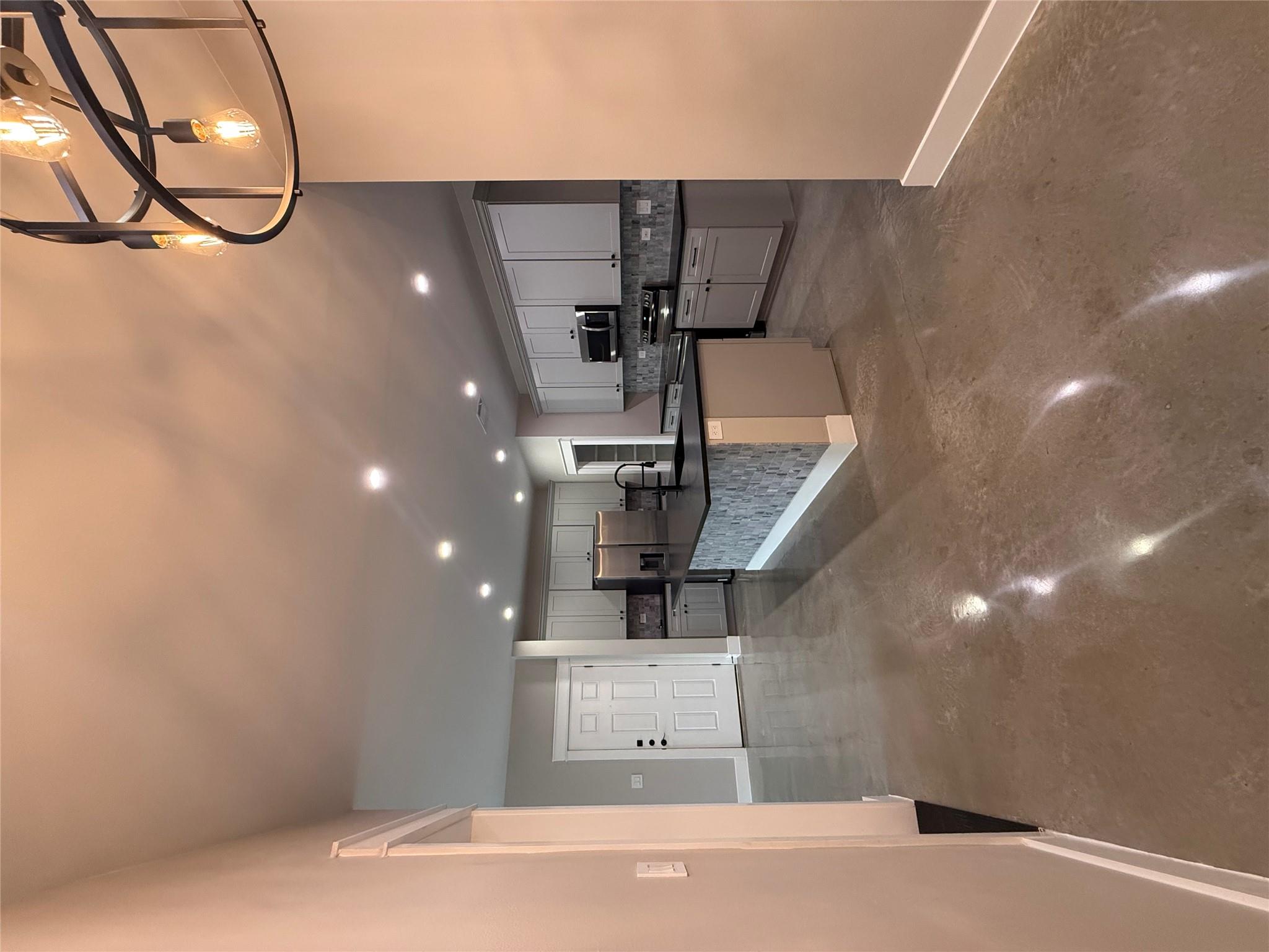 201 N Vandeveer St, Burnet, TX 78611