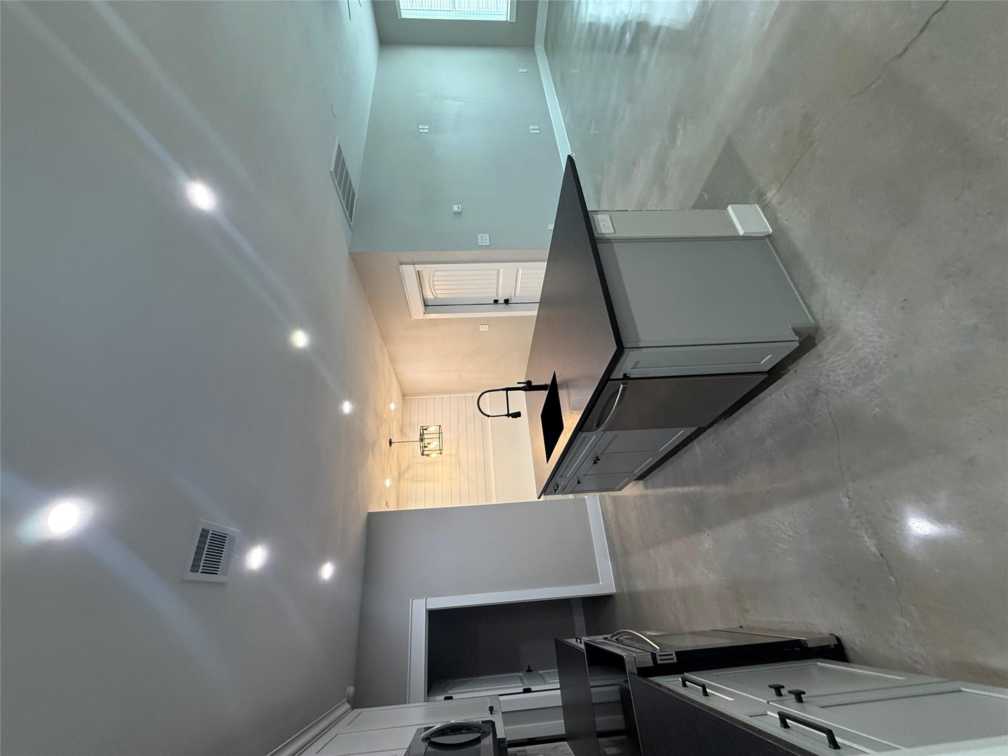 201 N Vandeveer St, Burnet, TX 78611