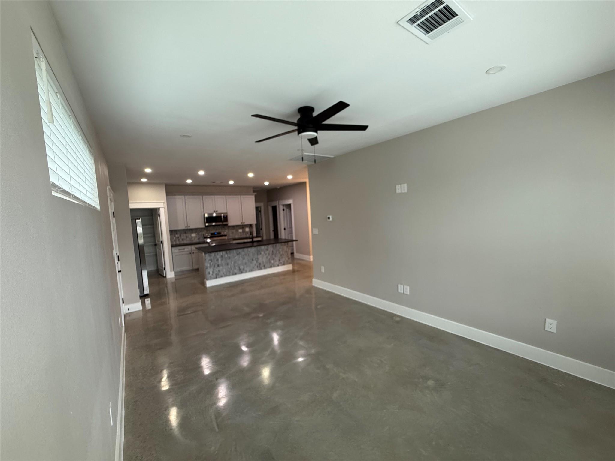 201 N Vandeveer St, Burnet, TX 78611