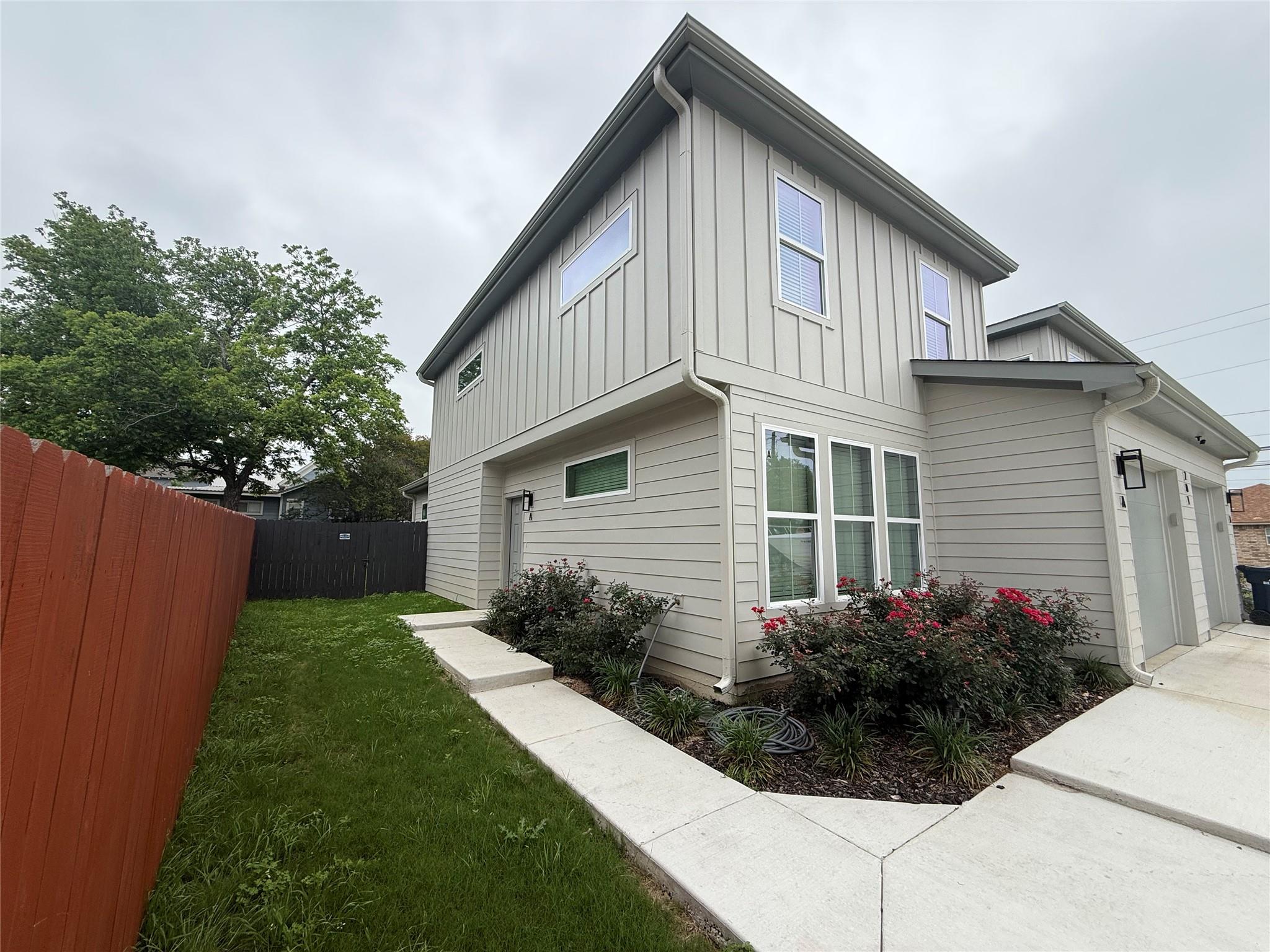 201 N Vandeveer St, Burnet, TX 78611