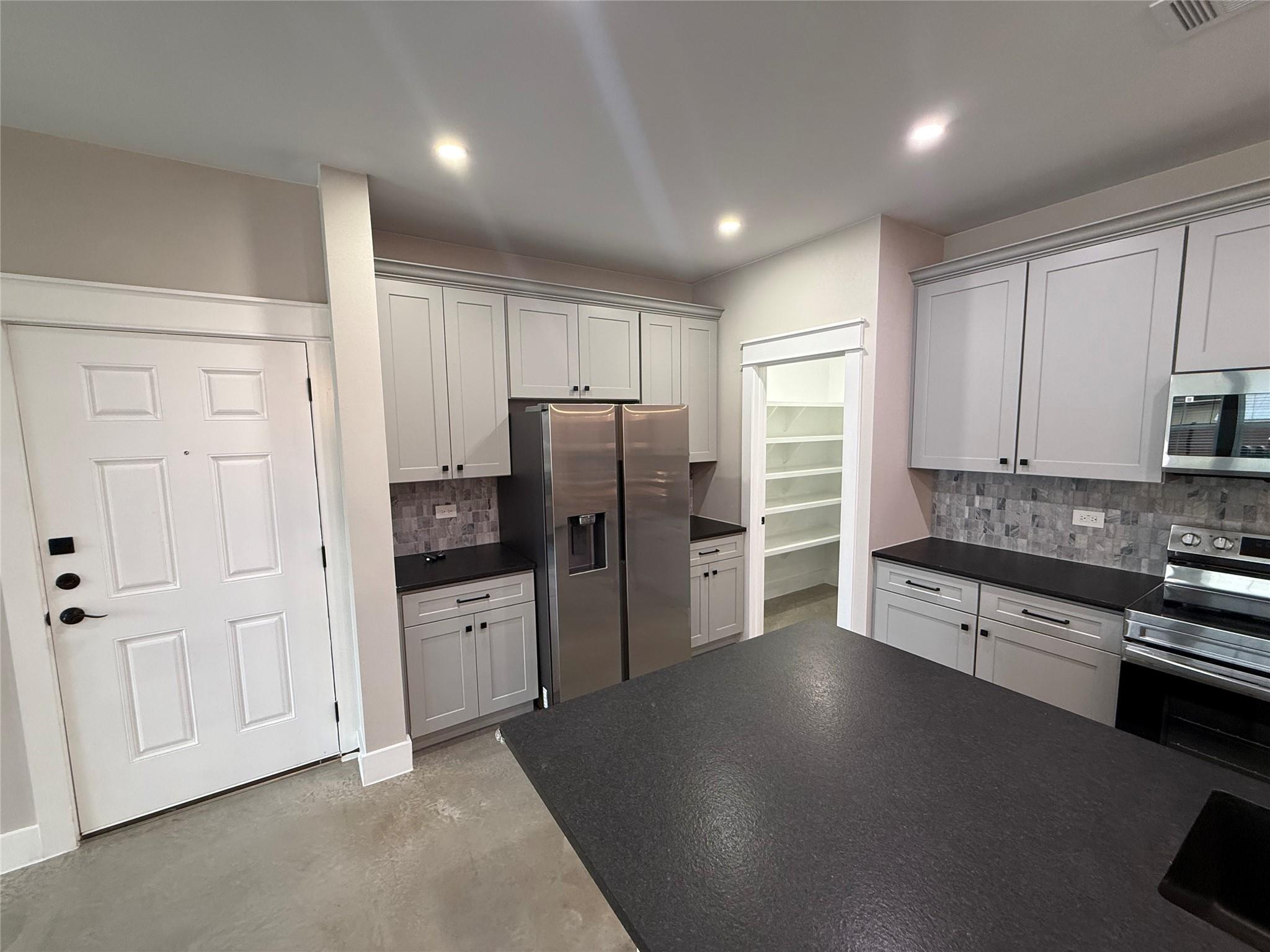 201 N Vandeveer St, Burnet, TX 78611