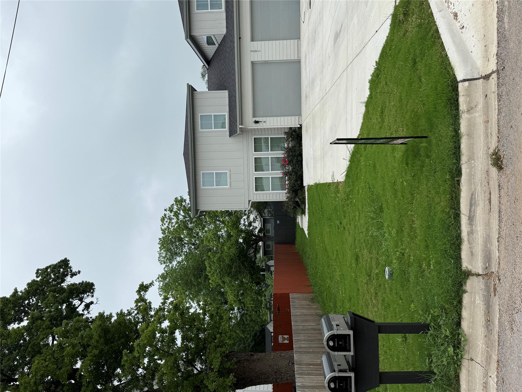 201 N Vandeveer St, Burnet, TX 78611