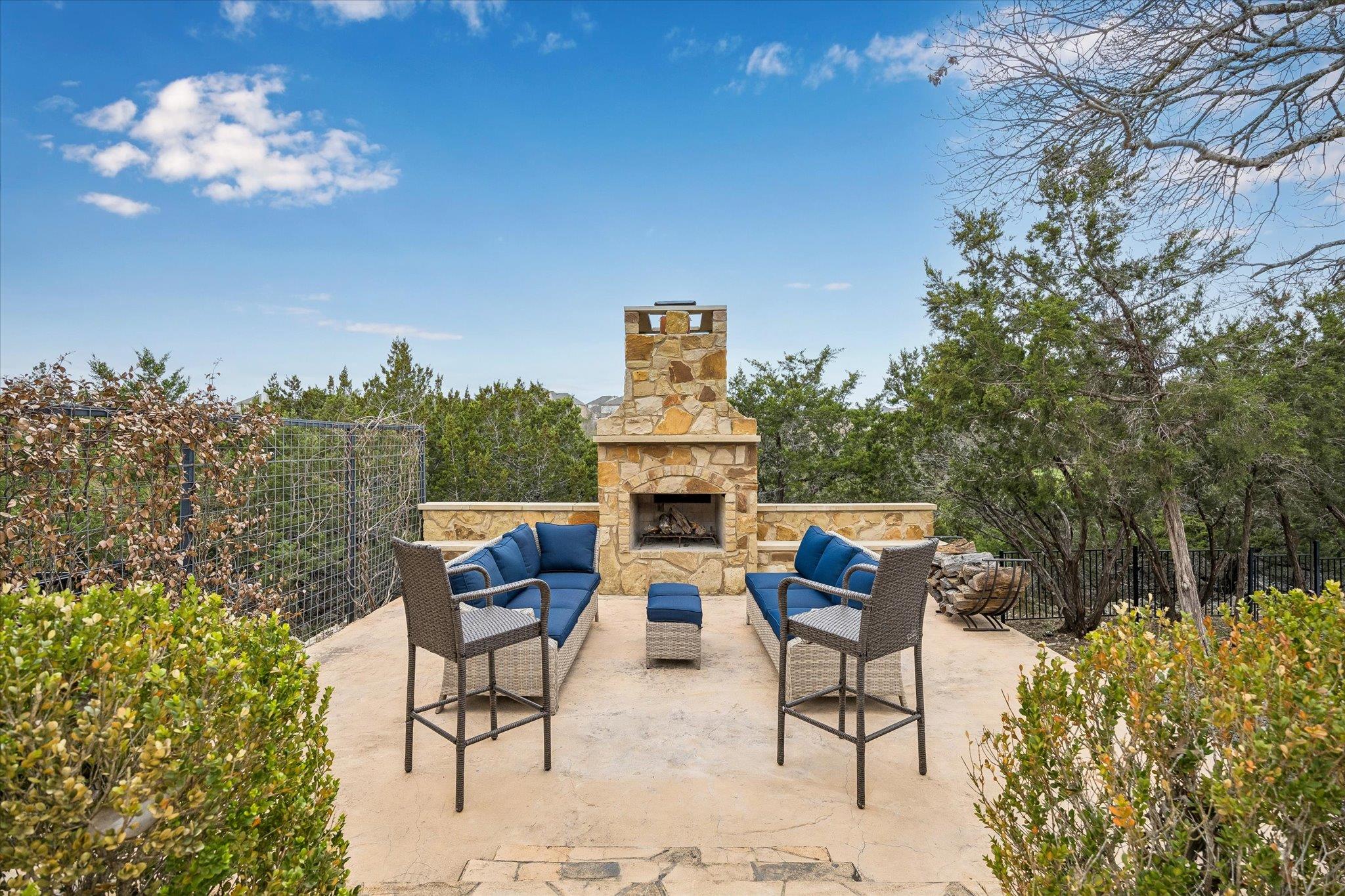 1812 Harvest Dance Dr, Leander, TX 78641