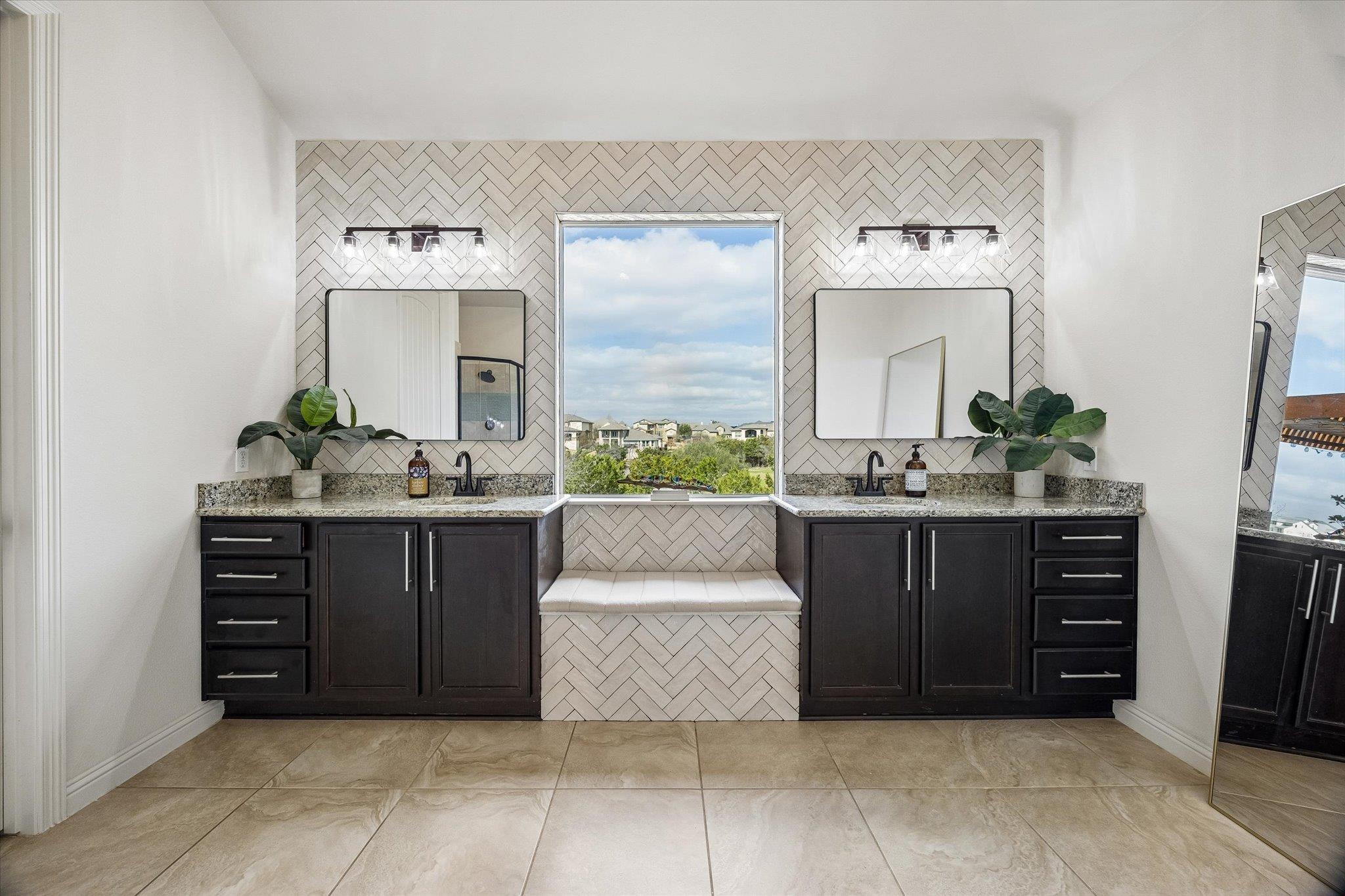 1812 Harvest Dance Dr, Leander, TX 78641