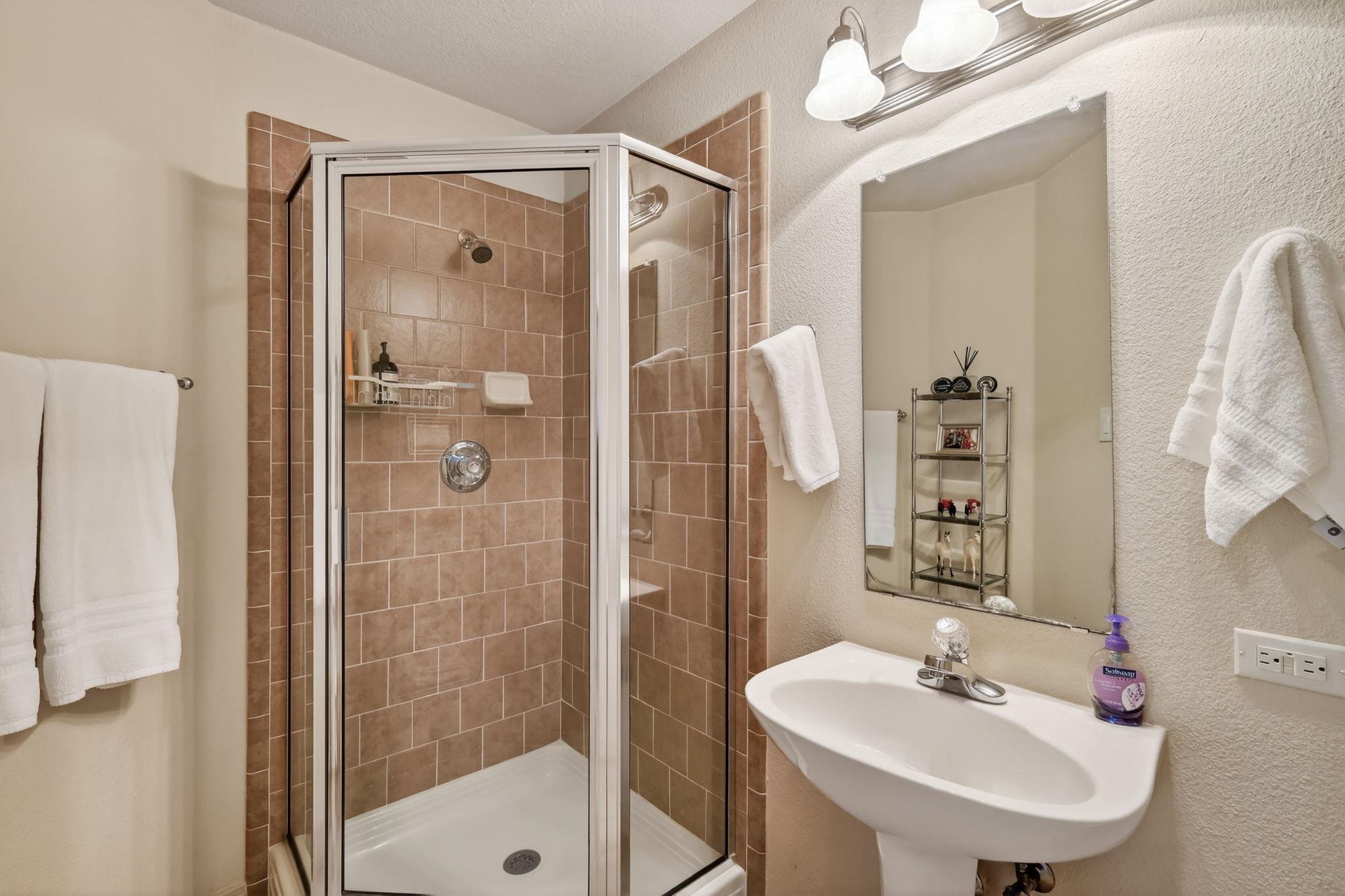 1797 County Road 261, Moulton, TX 77975