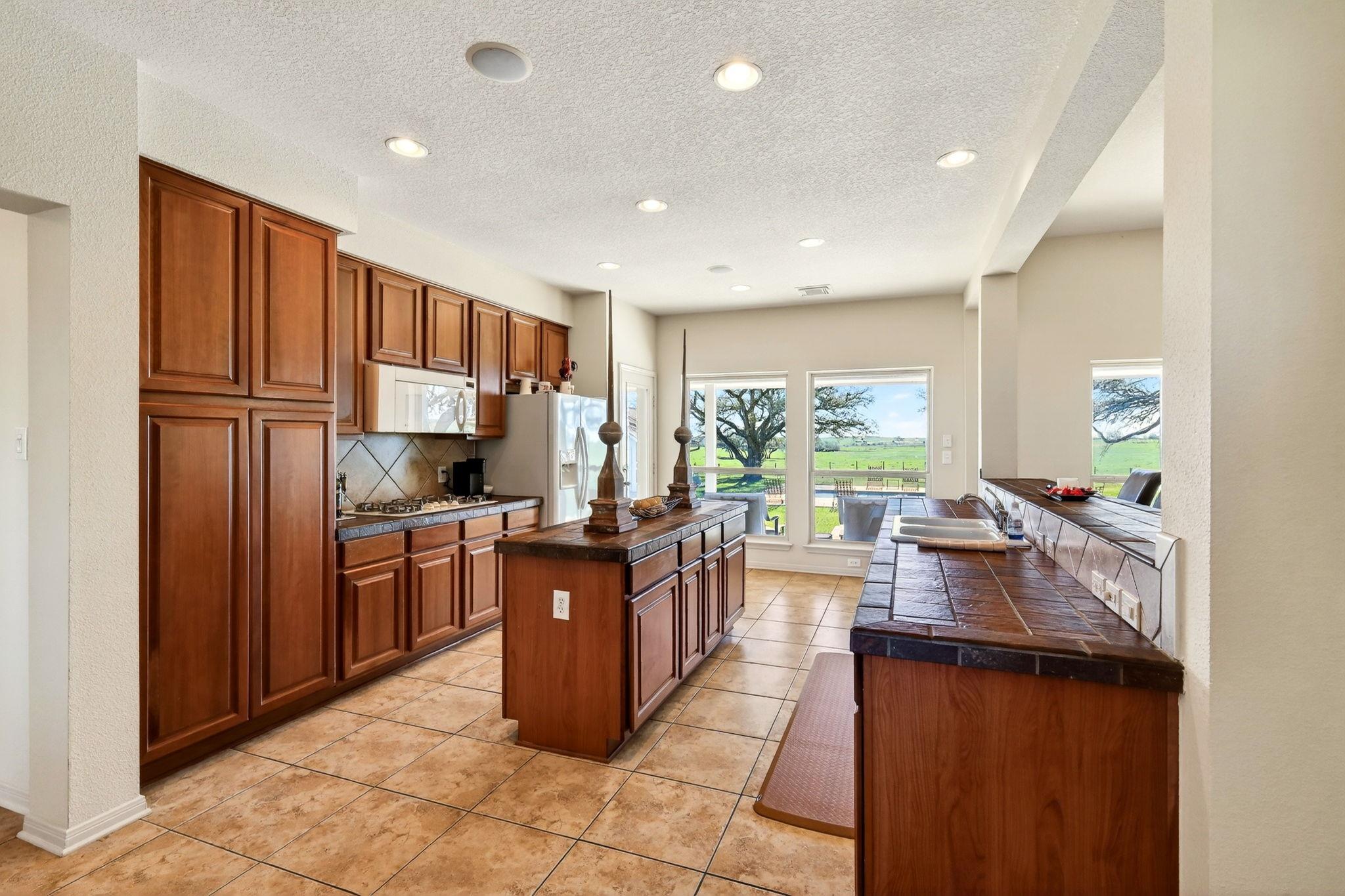 1797 County Road 261, Moulton, TX 77975