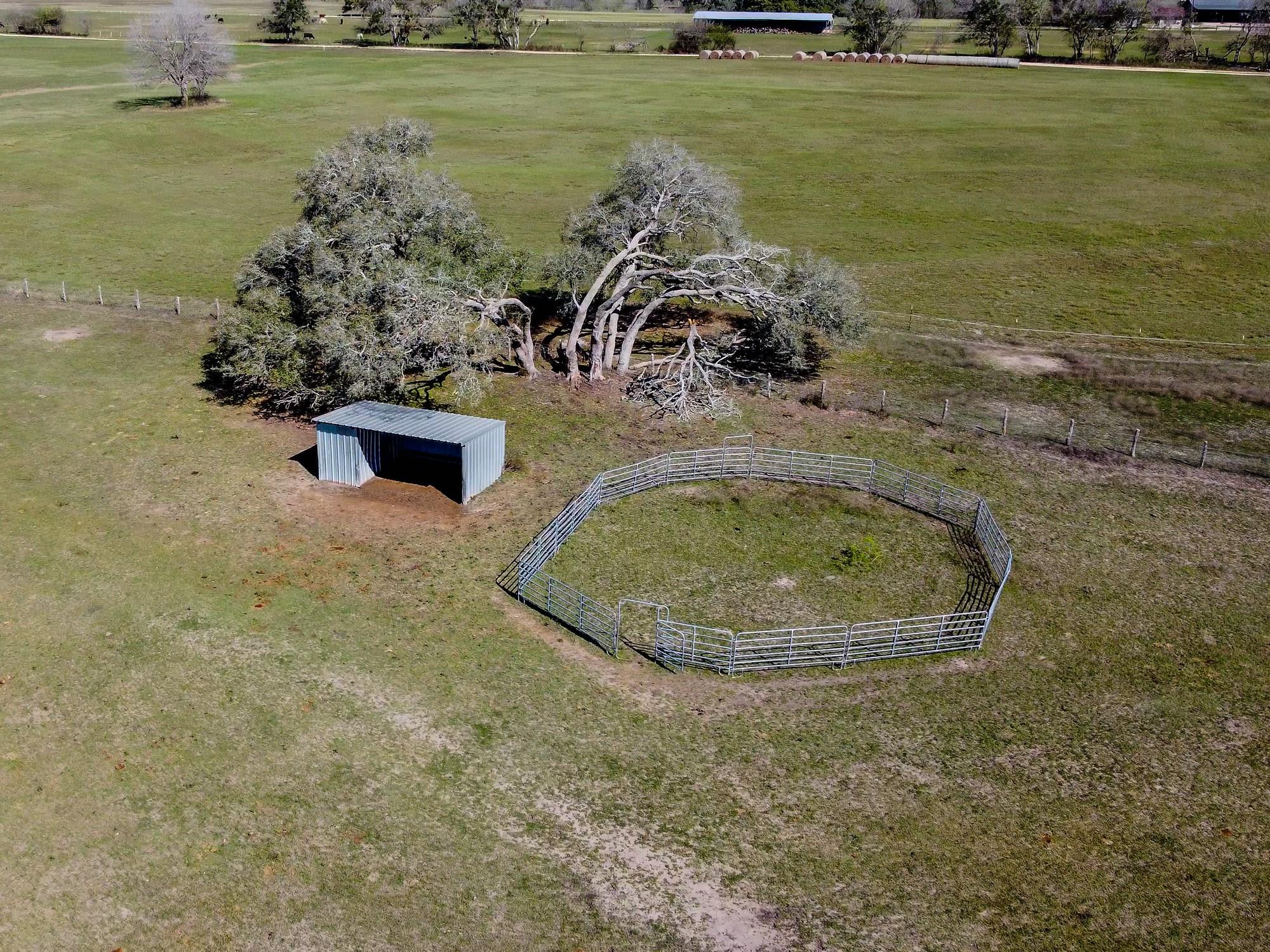 1797 County Road 261, Moulton, TX 77975