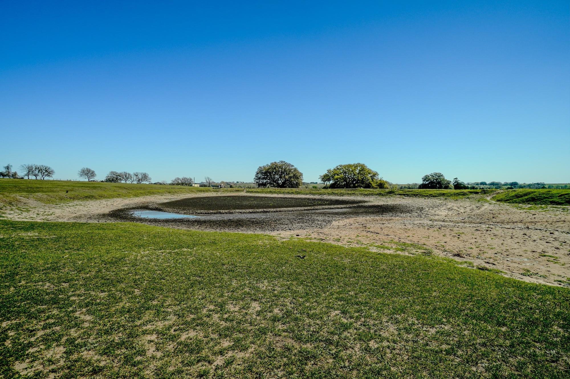 1797 County Road 261, Moulton, TX 77975