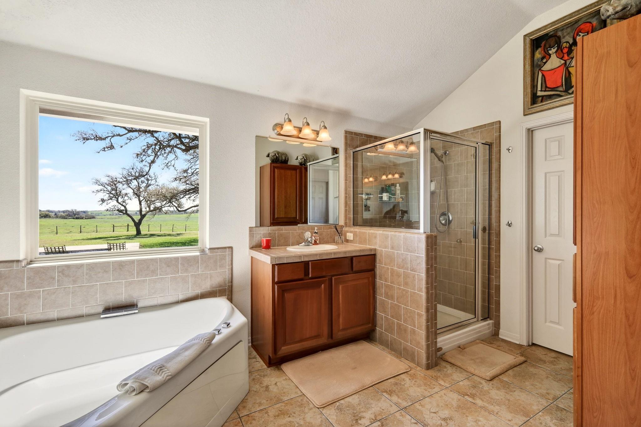 1797 County Road 261, Moulton, TX 77975