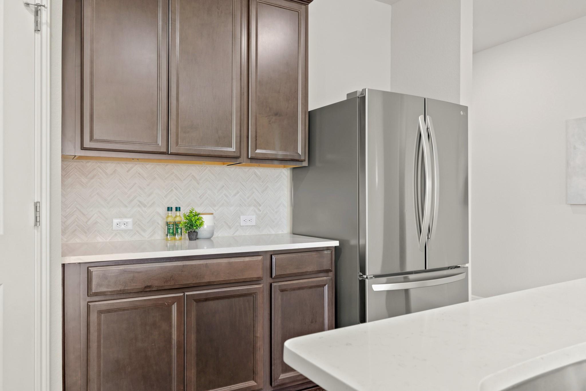 321 Durango Downs Dr, Hutto, TX 78634