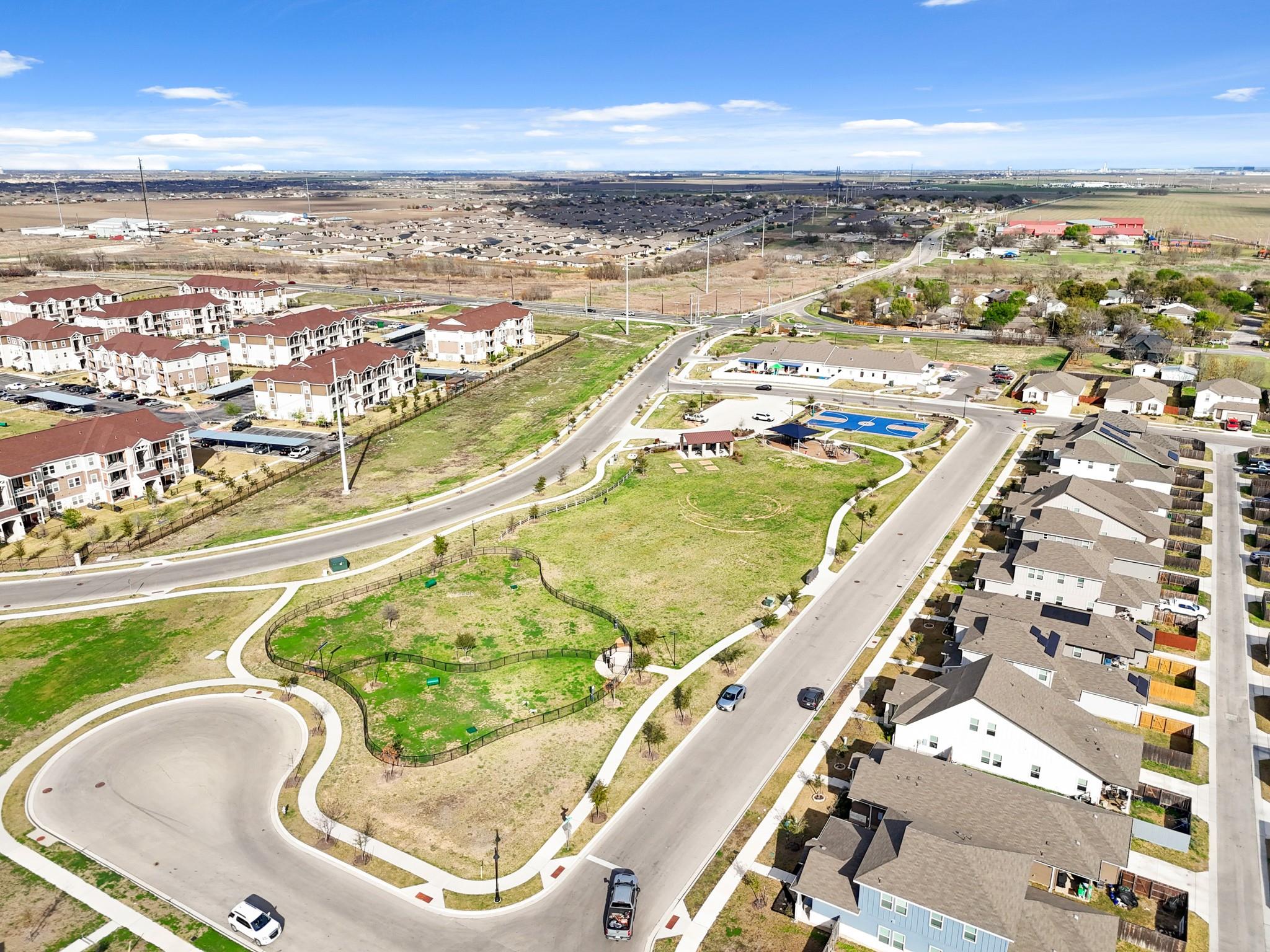 321 Durango Downs Dr, Hutto, TX 78634