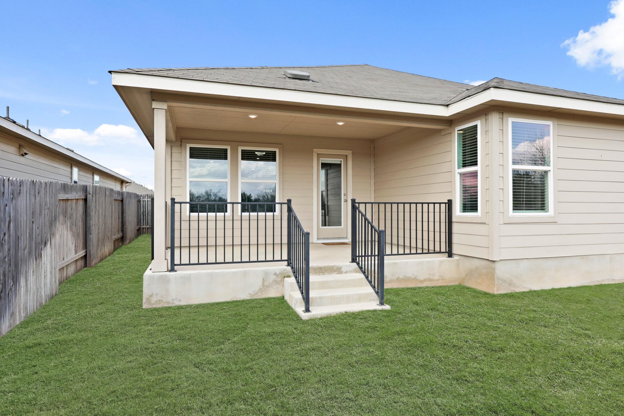 321 Durango Downs Dr, Hutto, TX 78634