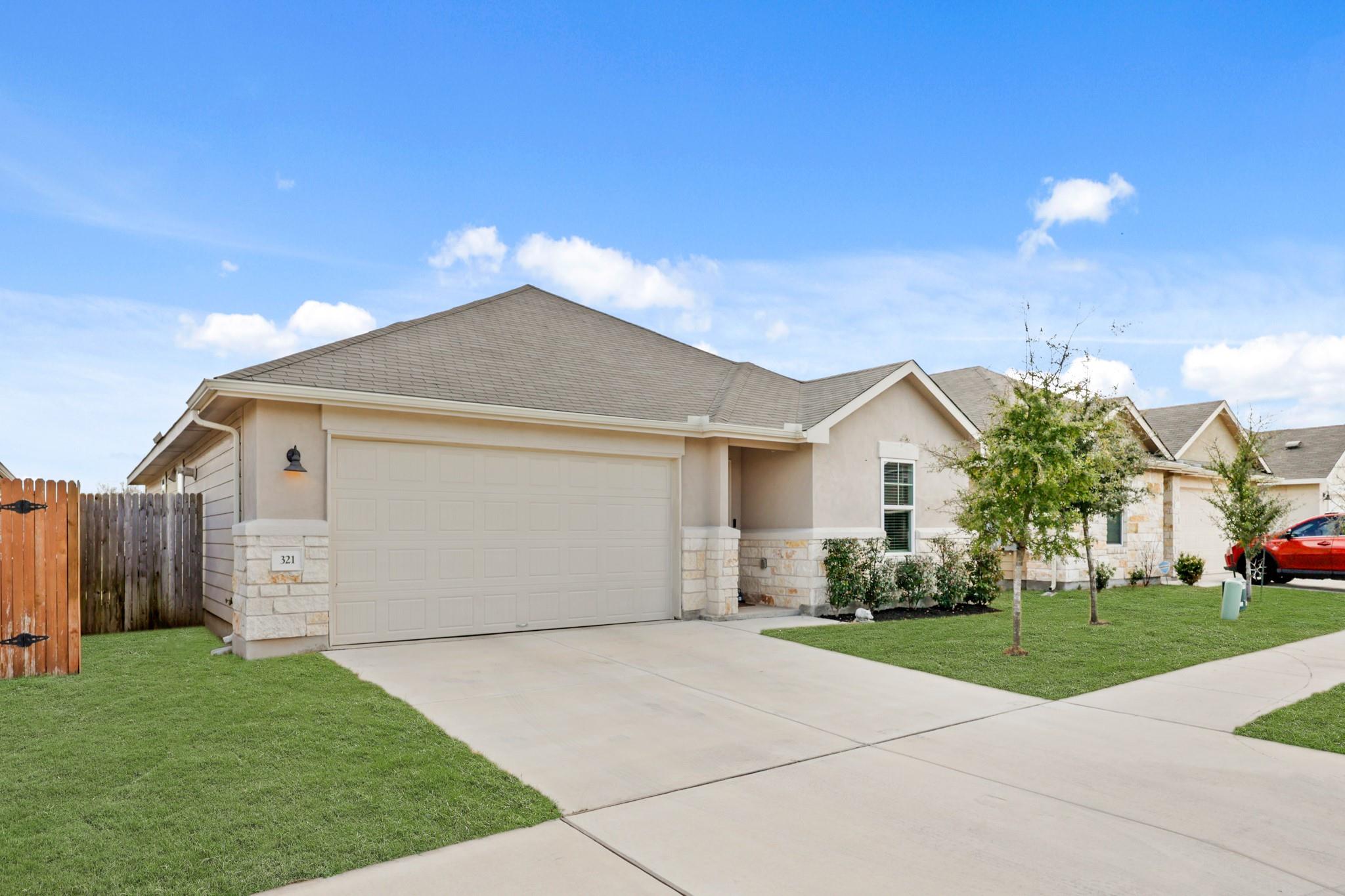321 Durango Downs Dr, Hutto, TX 78634