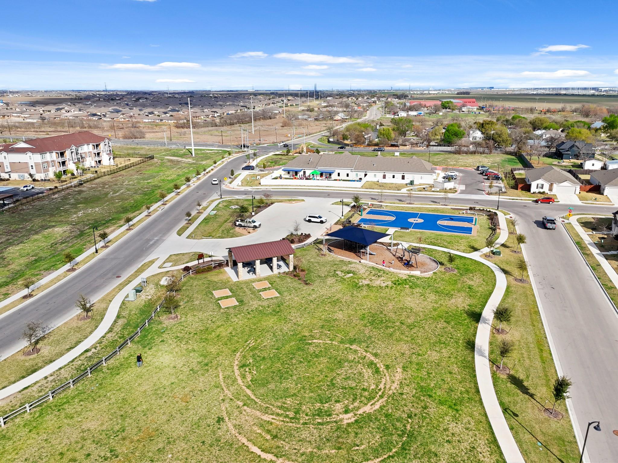 321 Durango Downs Dr, Hutto, TX 78634