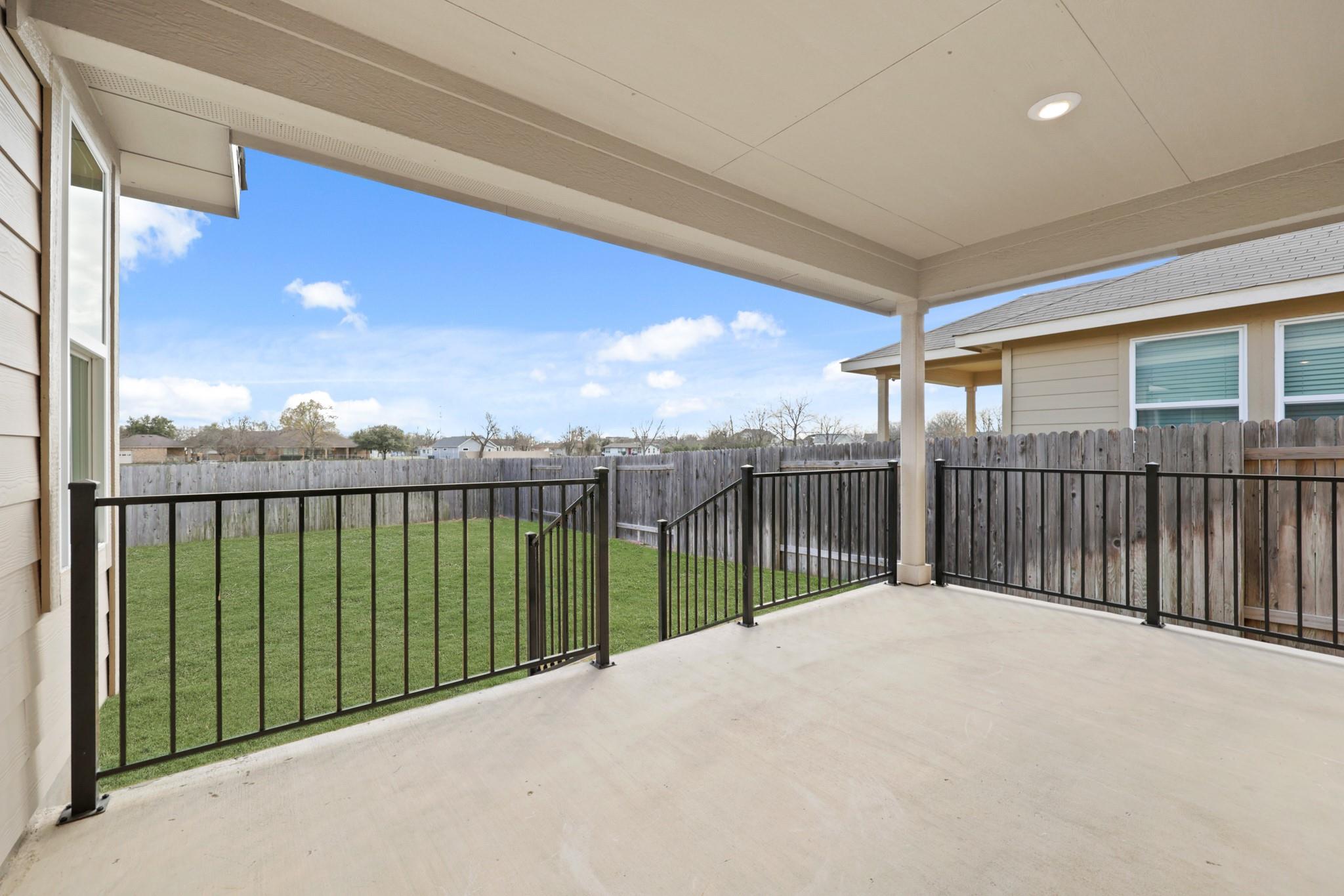 321 Durango Downs Dr, Hutto, TX 78634