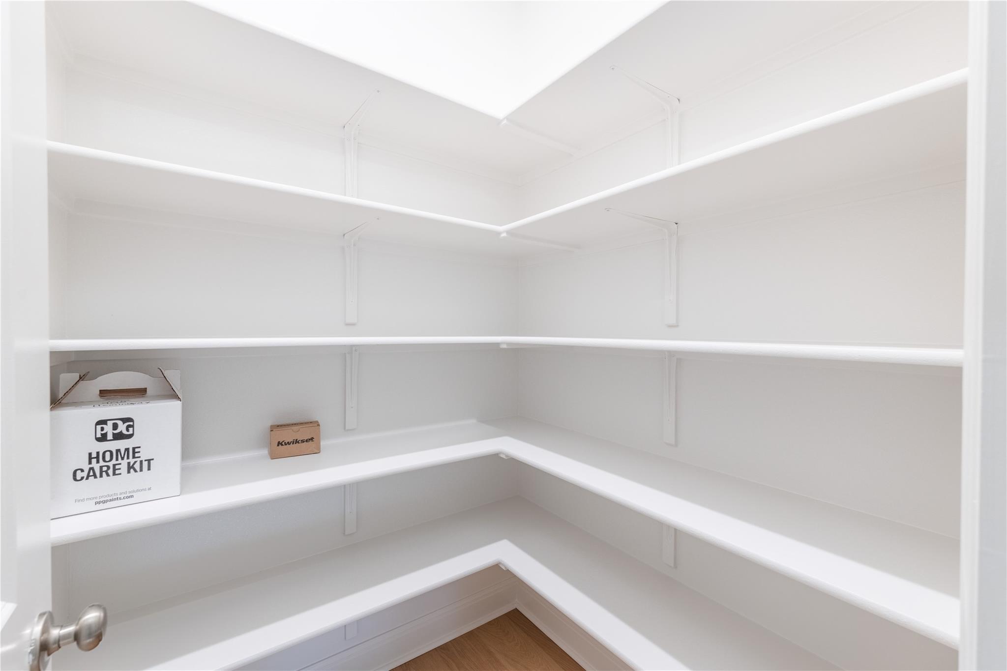 905 S Hemingway Loop, Liberty Hill, TX 78642