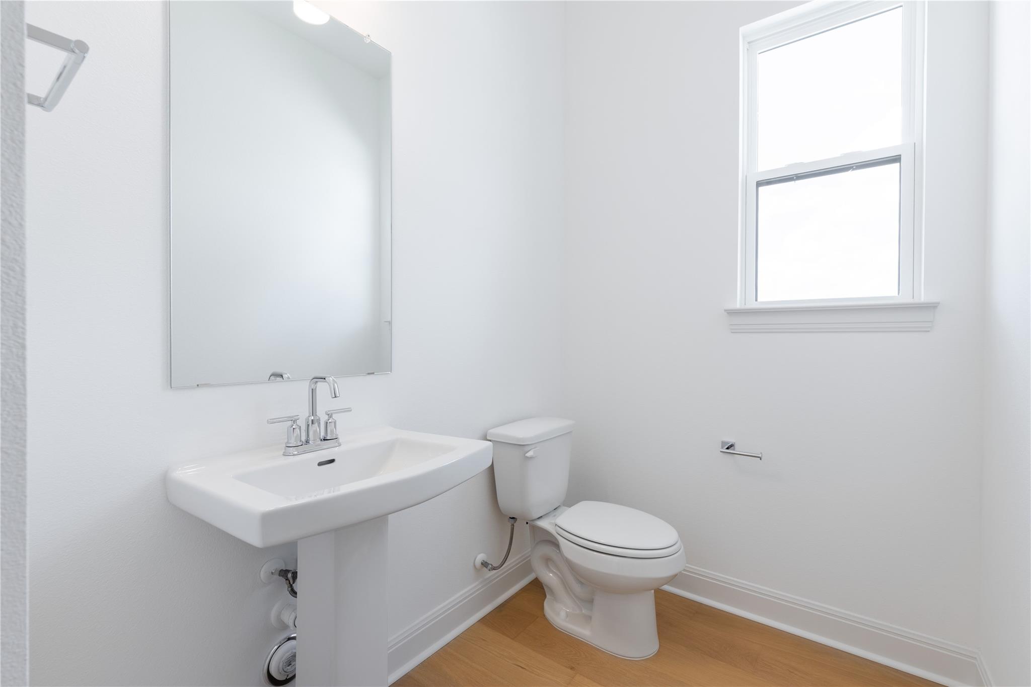 905 S Hemingway Loop, Liberty Hill, TX 78642