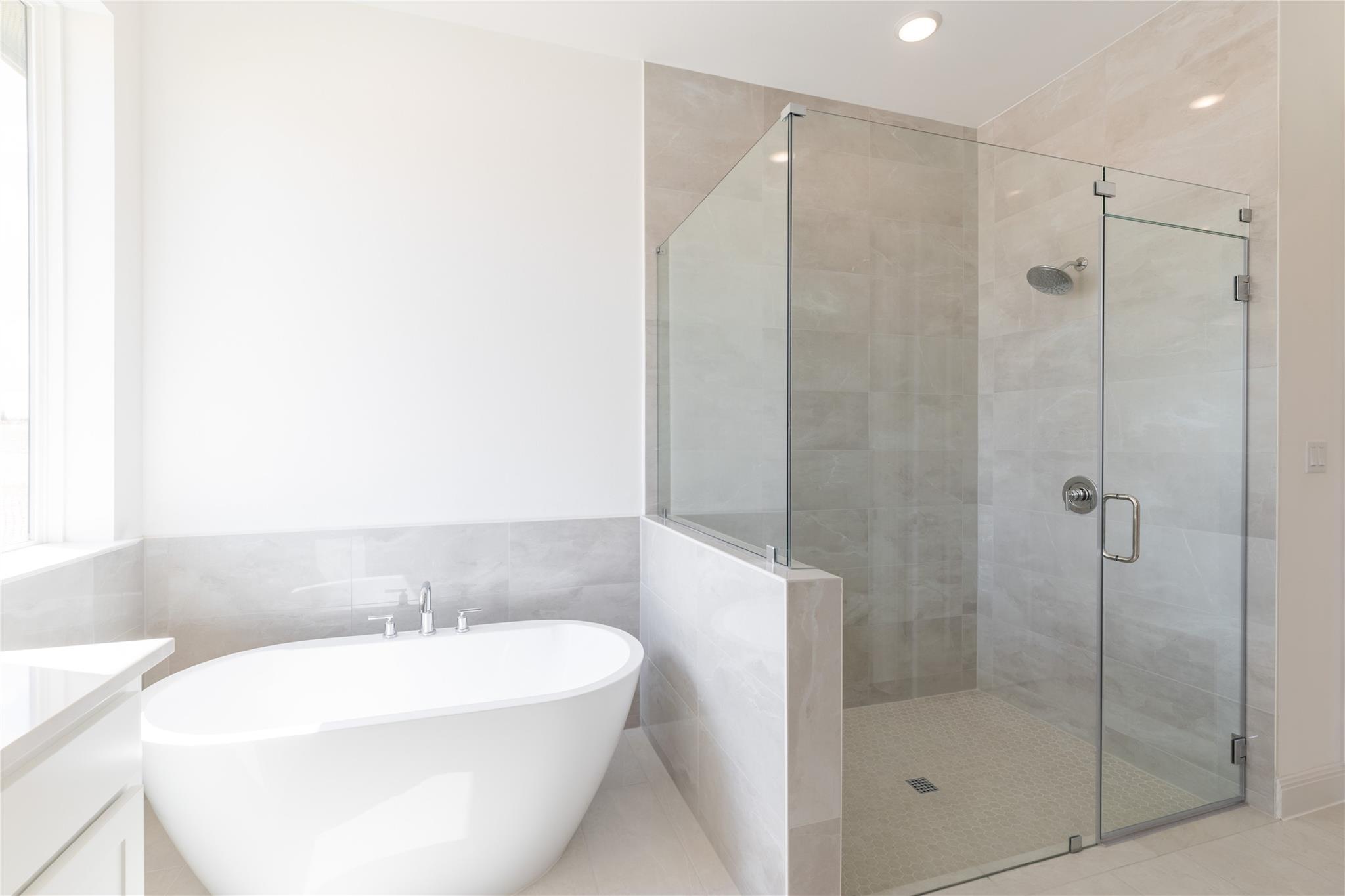 905 S Hemingway Loop, Liberty Hill, TX 78642