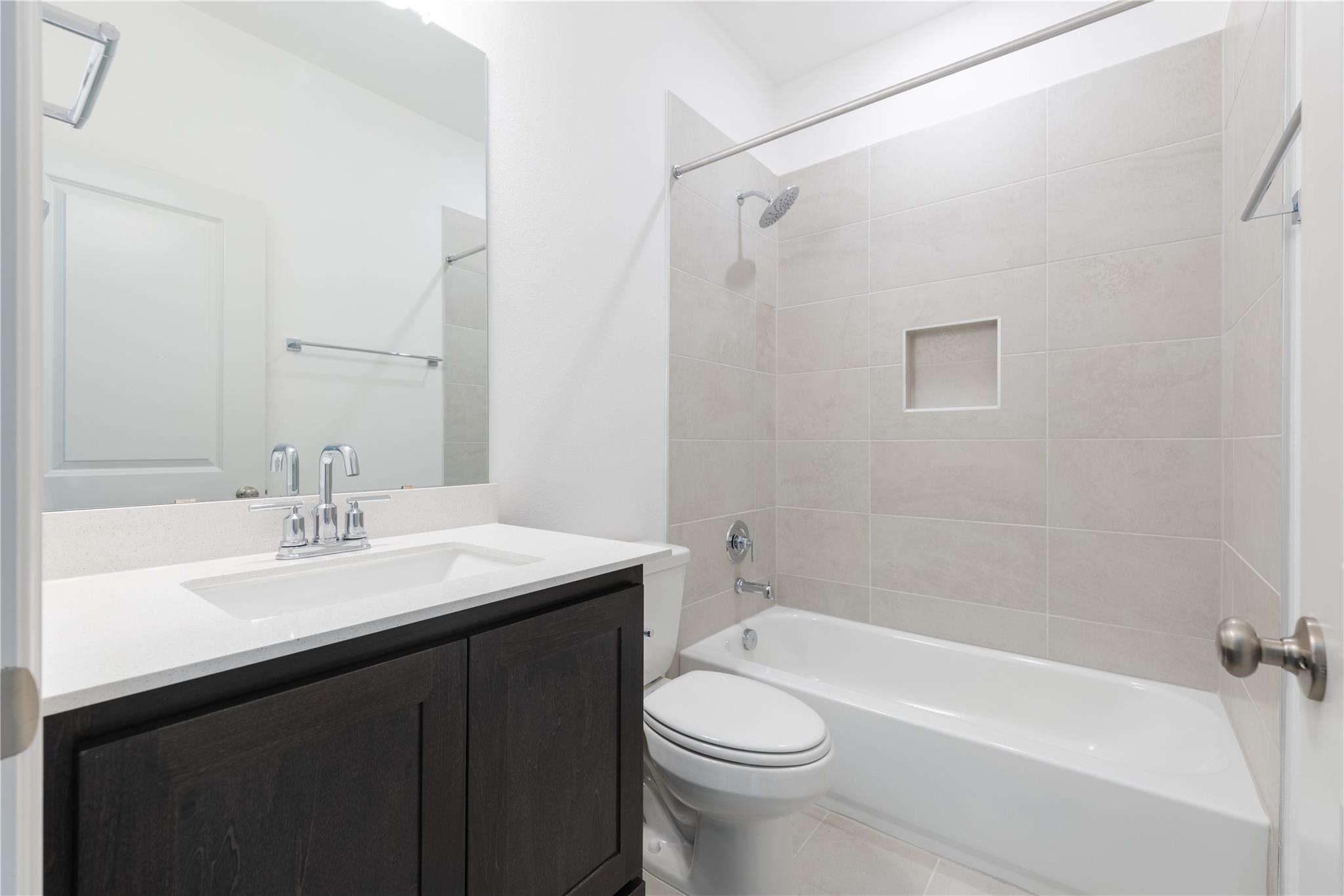 905 S Hemingway Loop, Liberty Hill, TX 78642