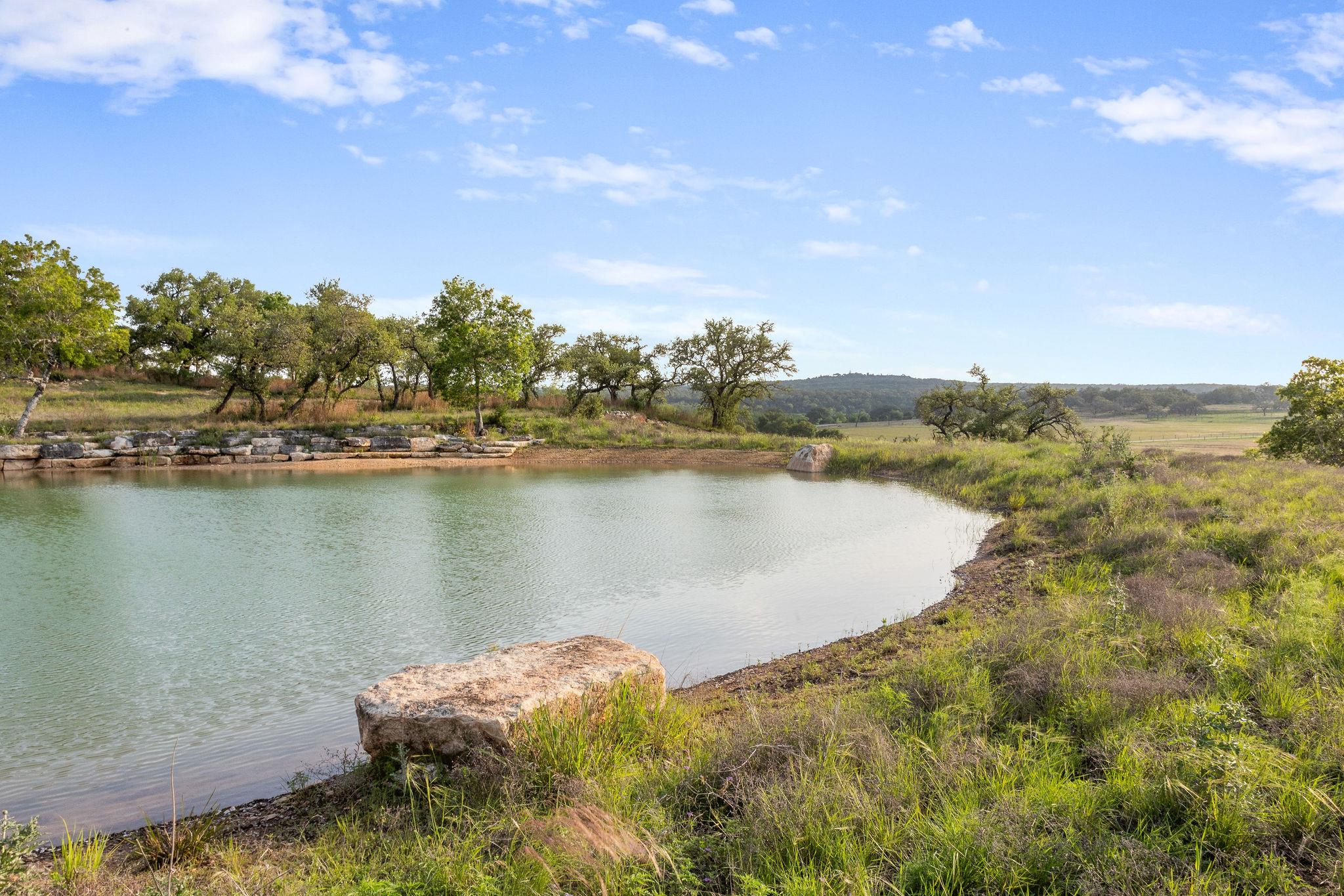 205 Mount Gainor Rd, Dripping Springs, TX 78620