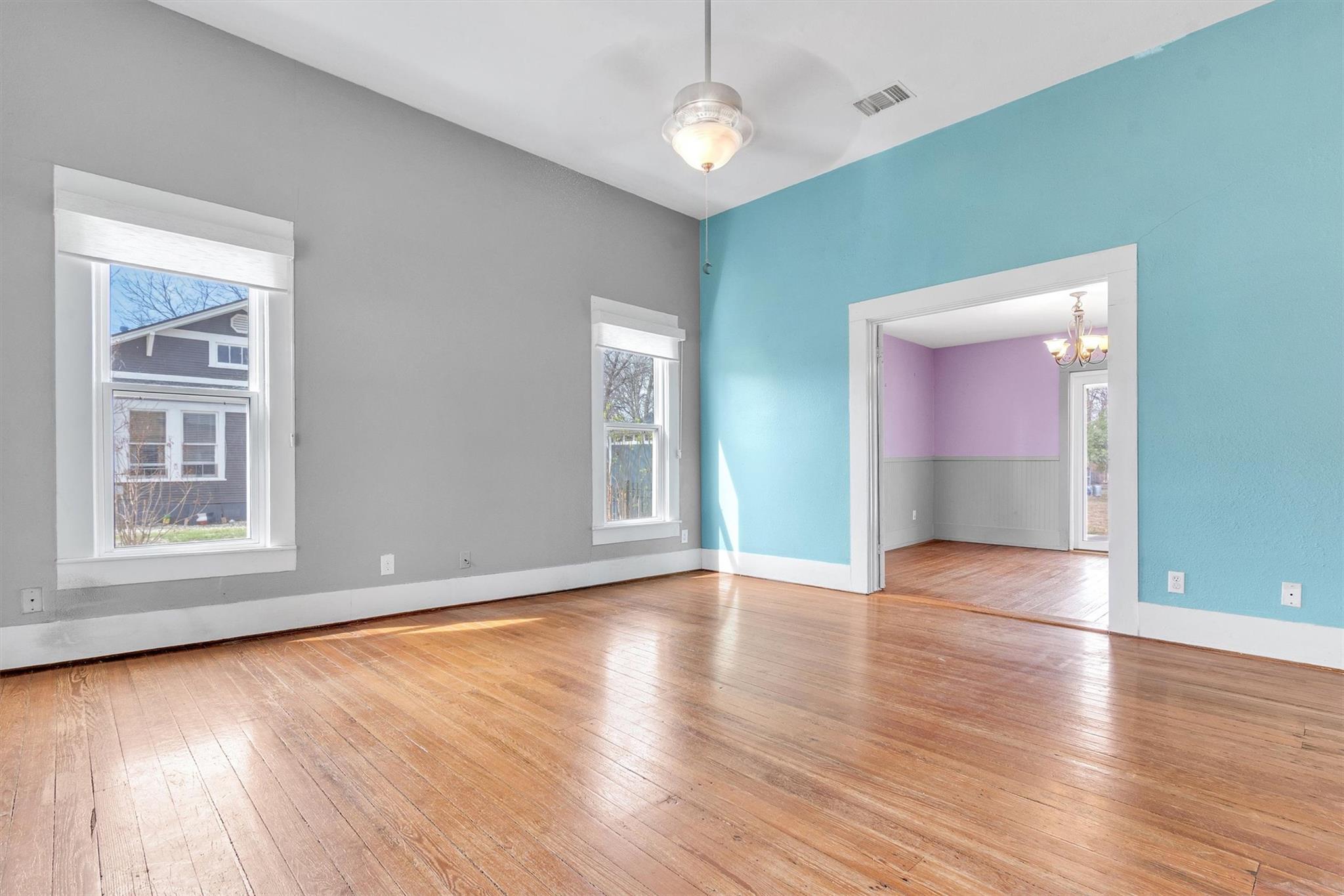 703 BOIS D'ARC St, Lockhart, TX 78644