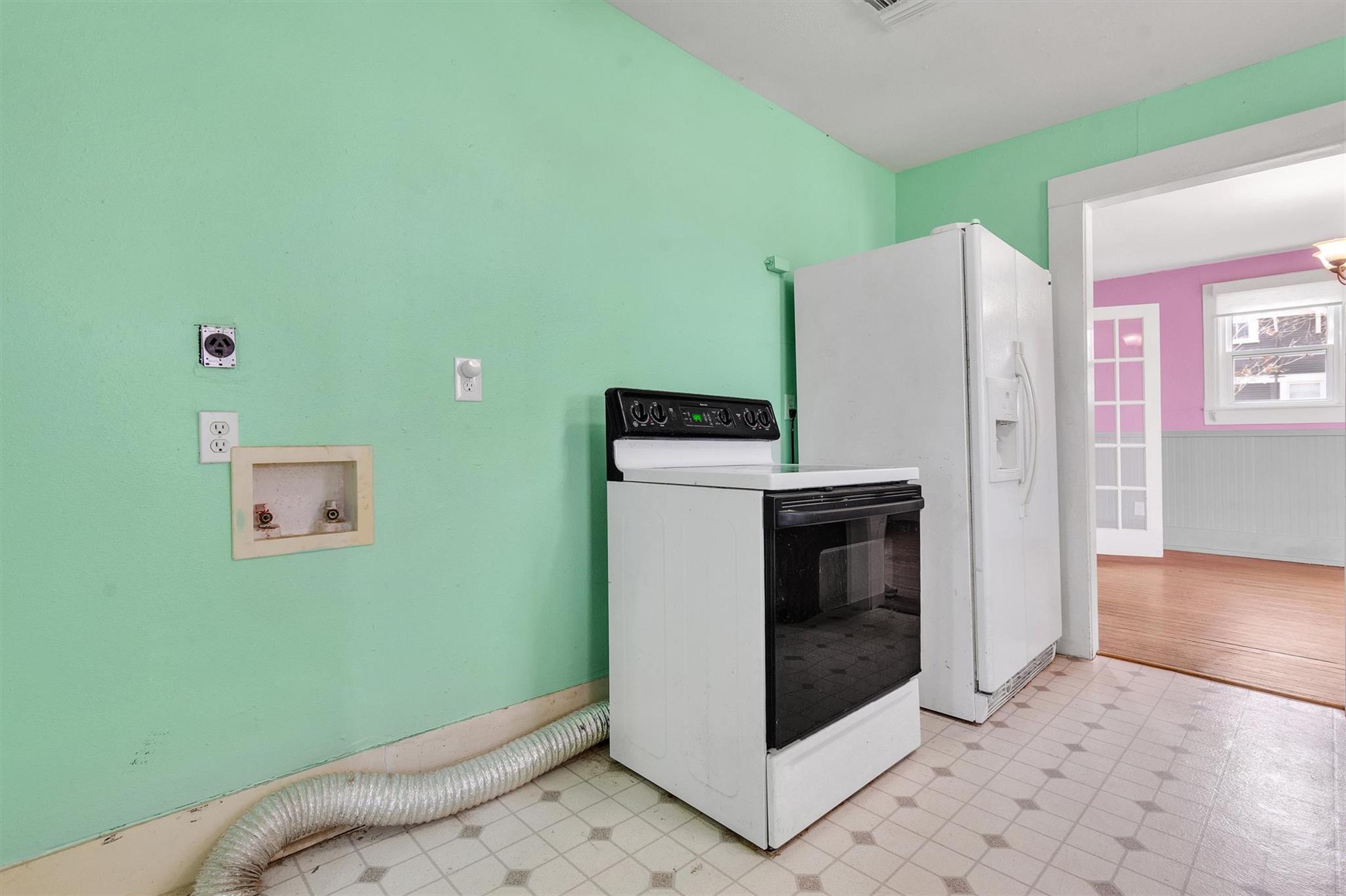 703 BOIS D'ARC St, Lockhart, TX 78644