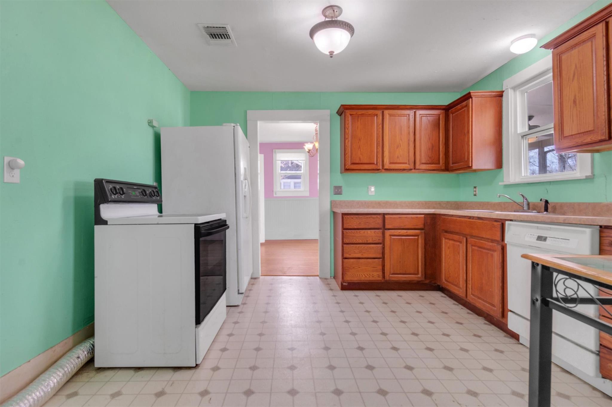 703 BOIS D'ARC St, Lockhart, TX 78644