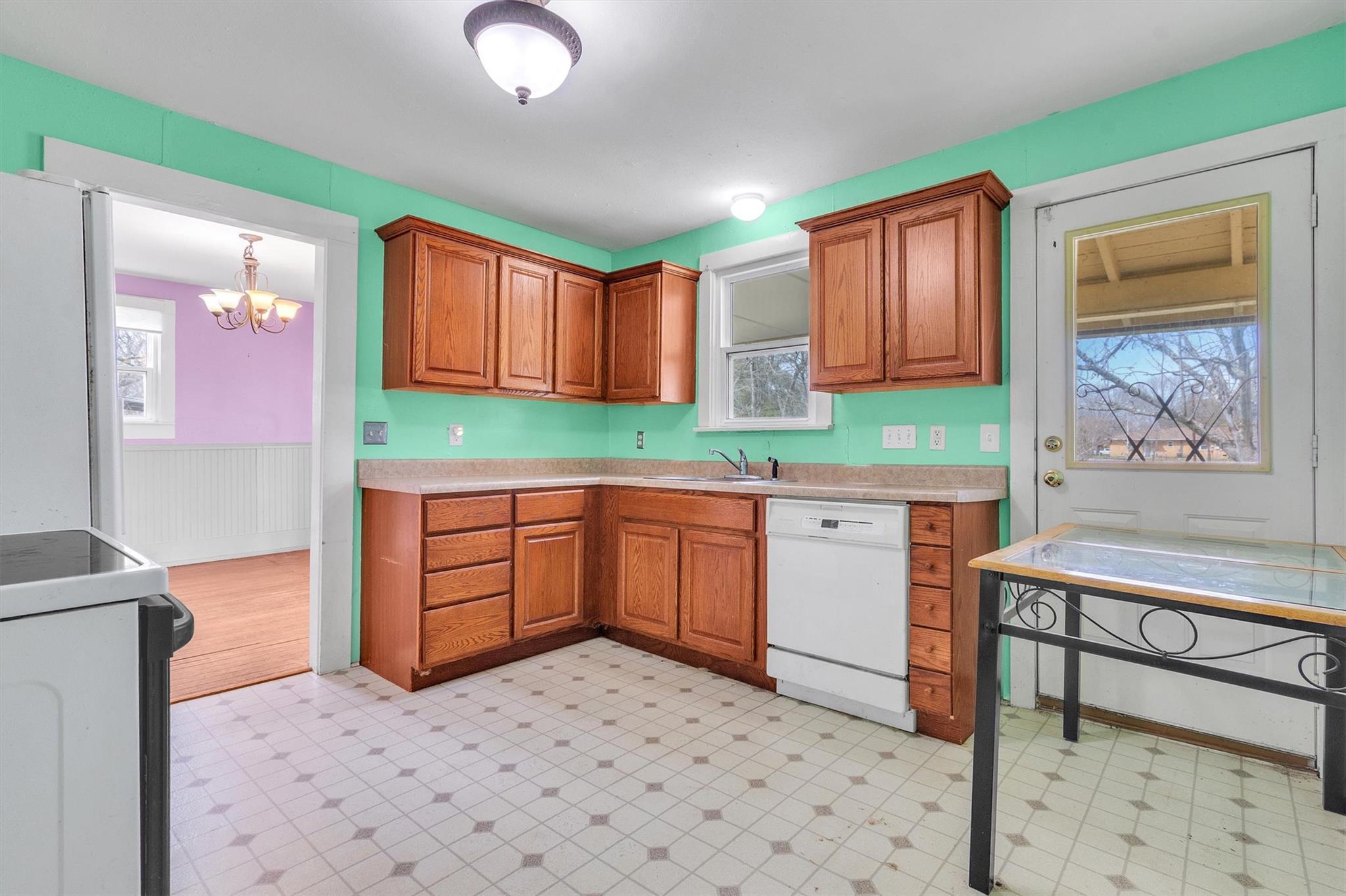 703 BOIS D'ARC St, Lockhart, TX 78644