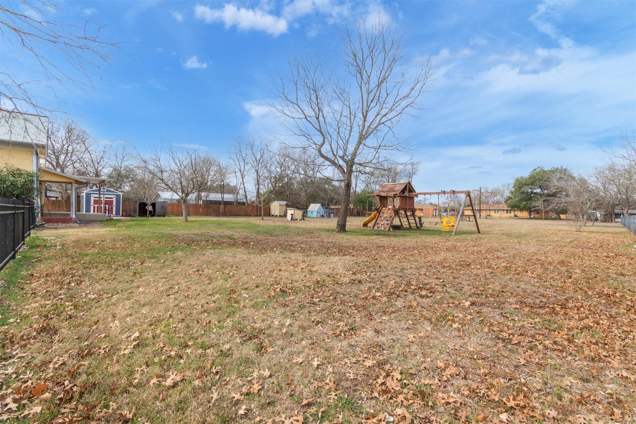 703 BOIS D'ARC St, Lockhart, TX 78644