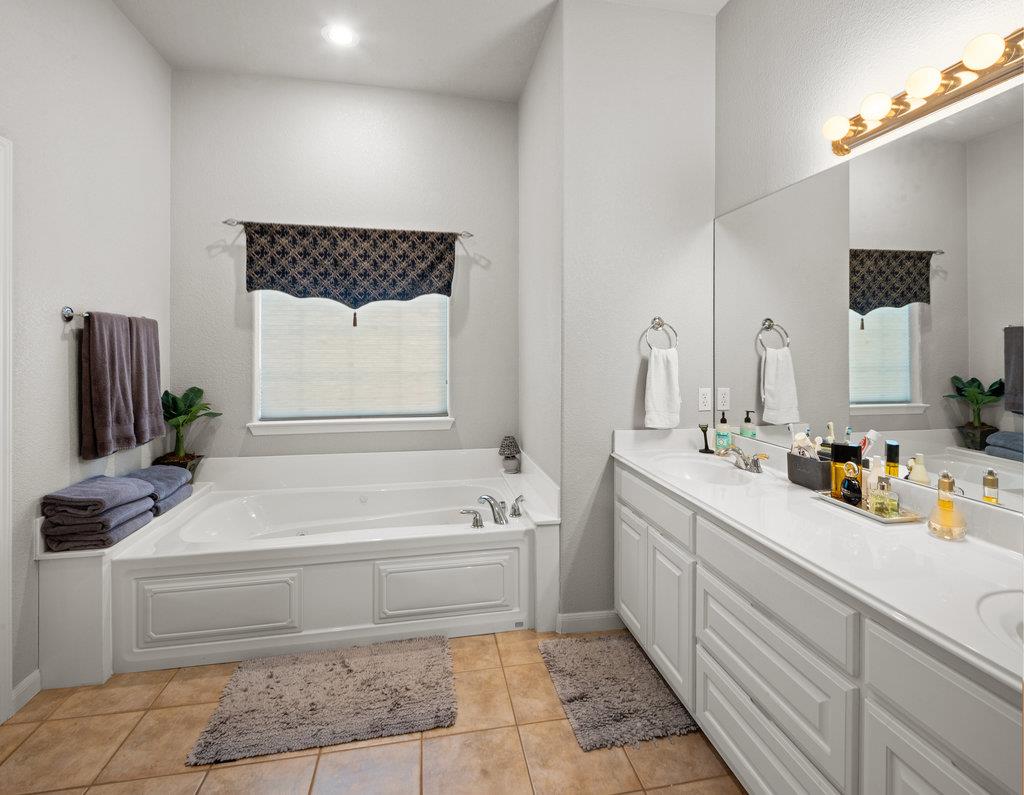 5900 W Fm 2147 # 106, Horseshoe Bay, TX 78657