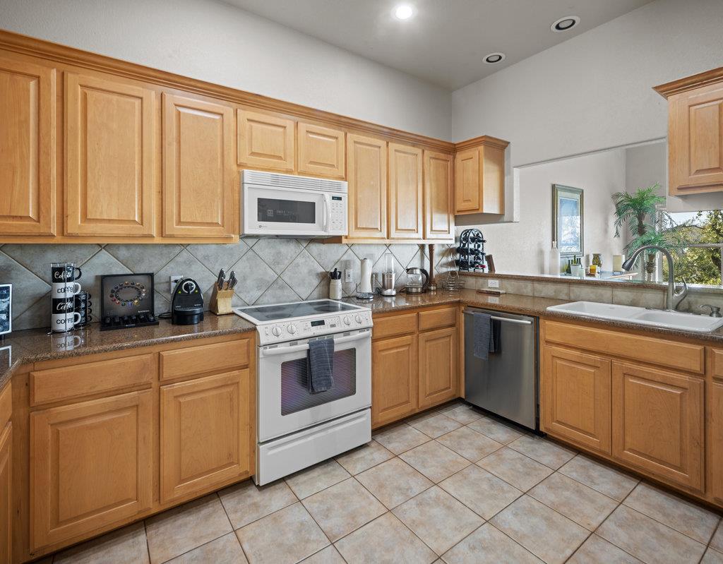 5900 W Fm 2147 # 106, Horseshoe Bay, TX 78657