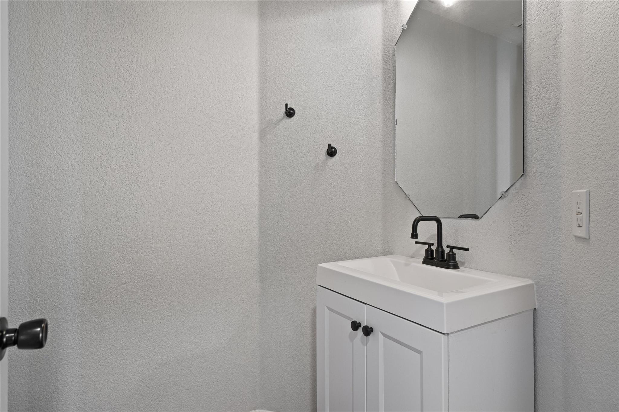 663 Reggie Jackson Trl, Round Rock, TX 78665